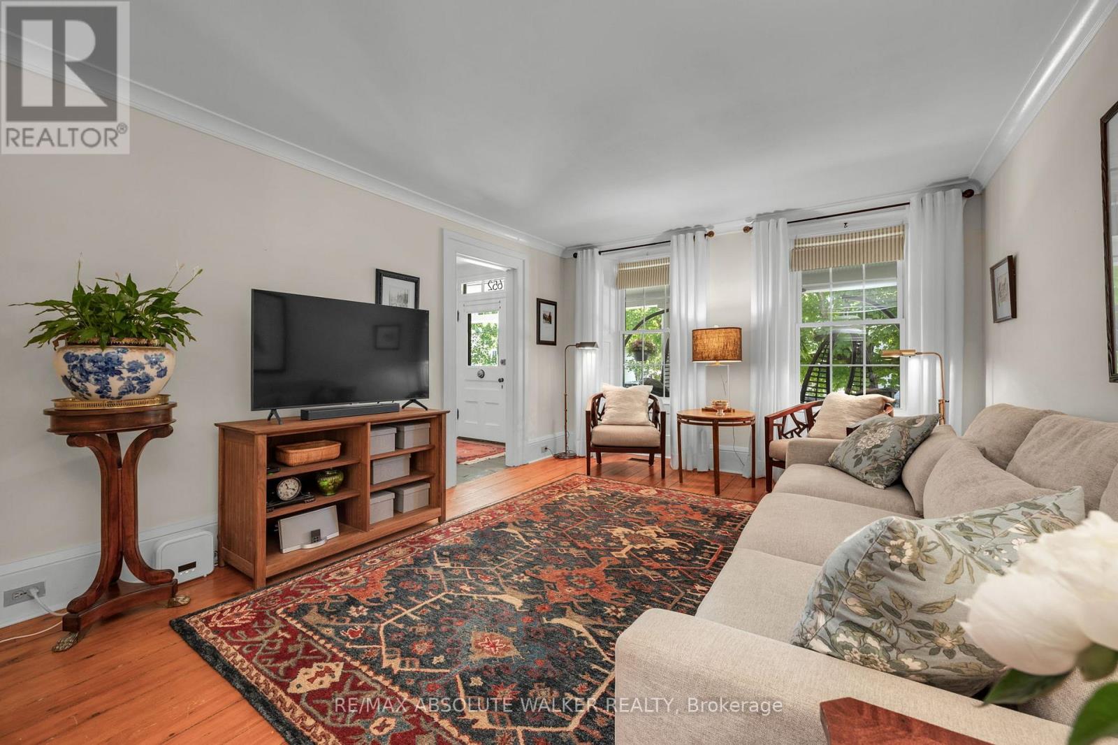 652 HENRY STREET W - 6
