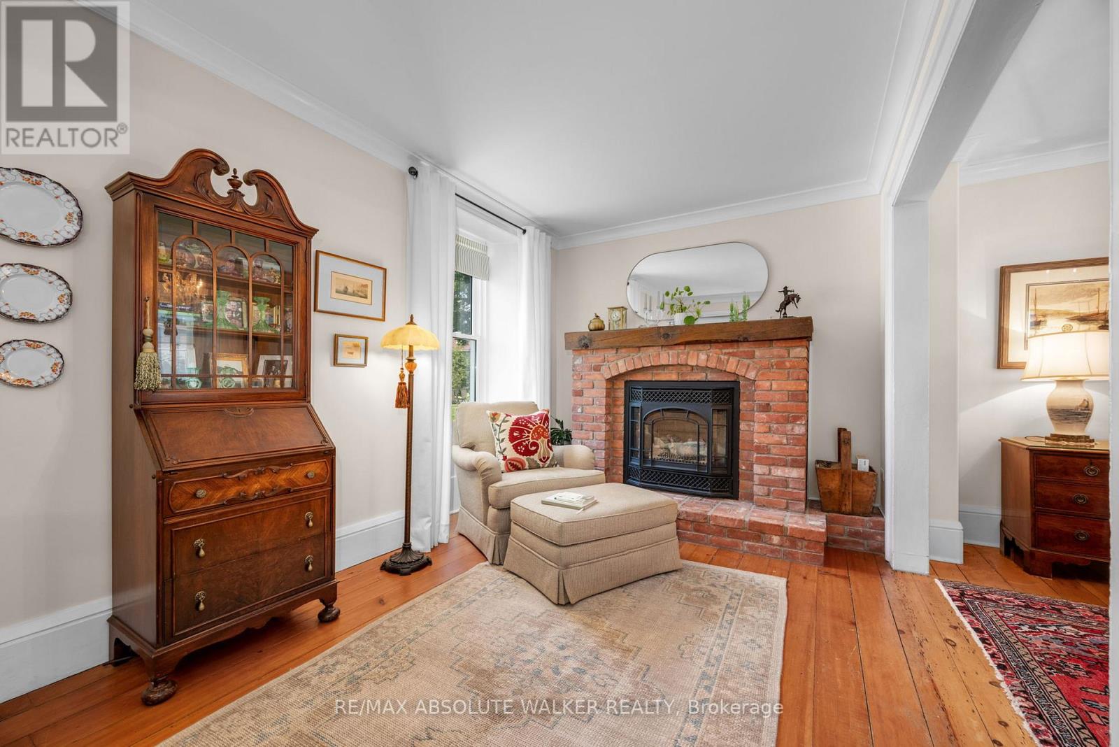 652 HENRY STREET W - 7