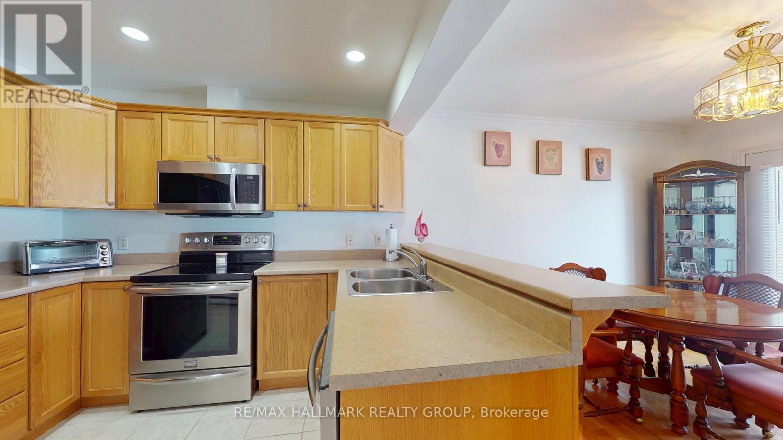 #1102 237 OAK STREET W - 16