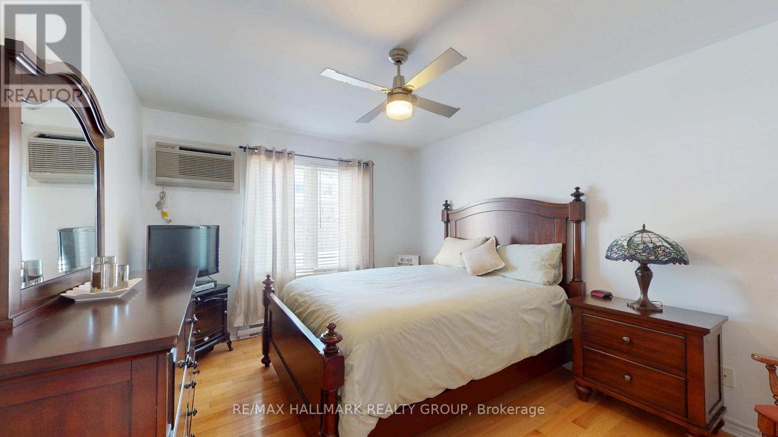 #1102 237 OAK STREET W - 18
