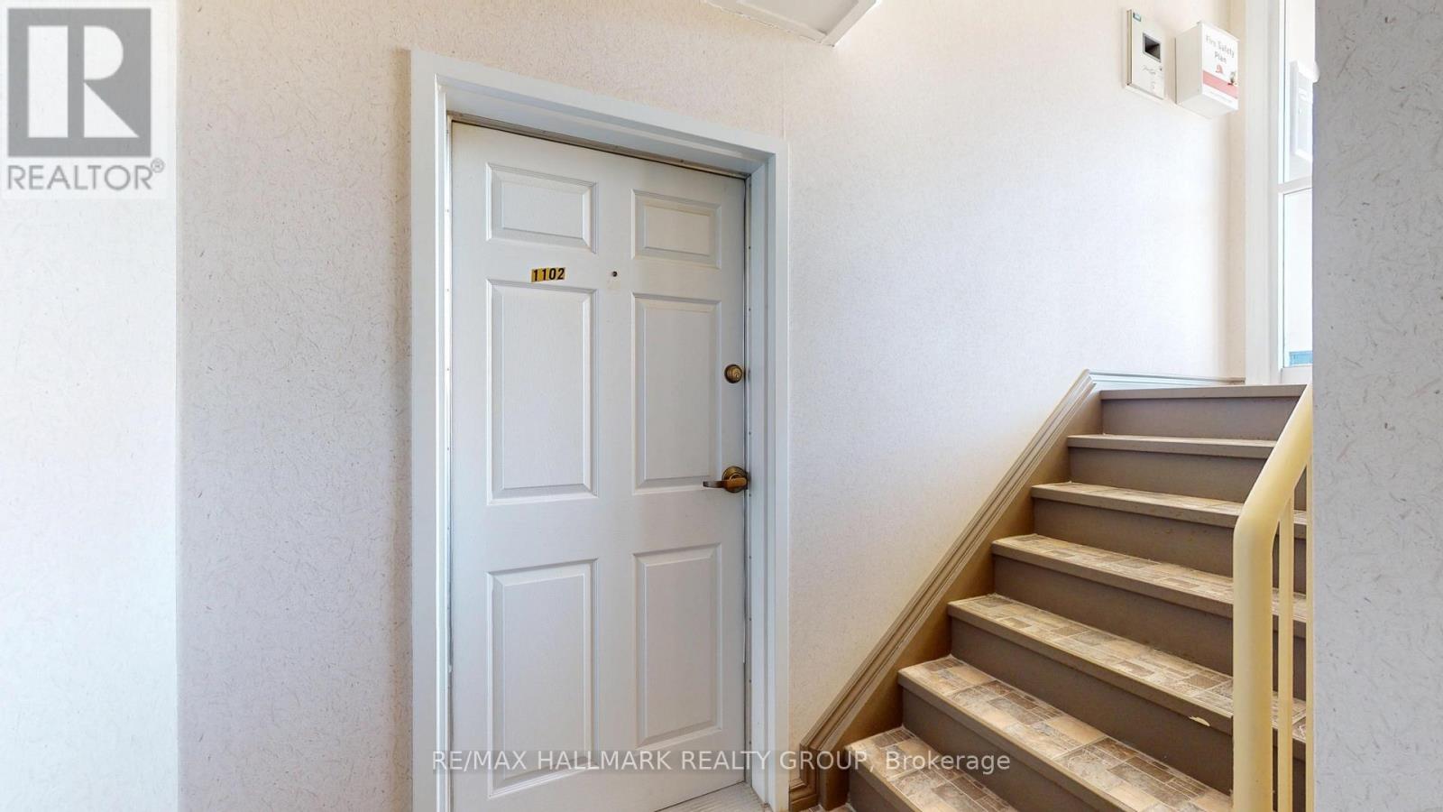 #1102 237 OAK STREET W - 27