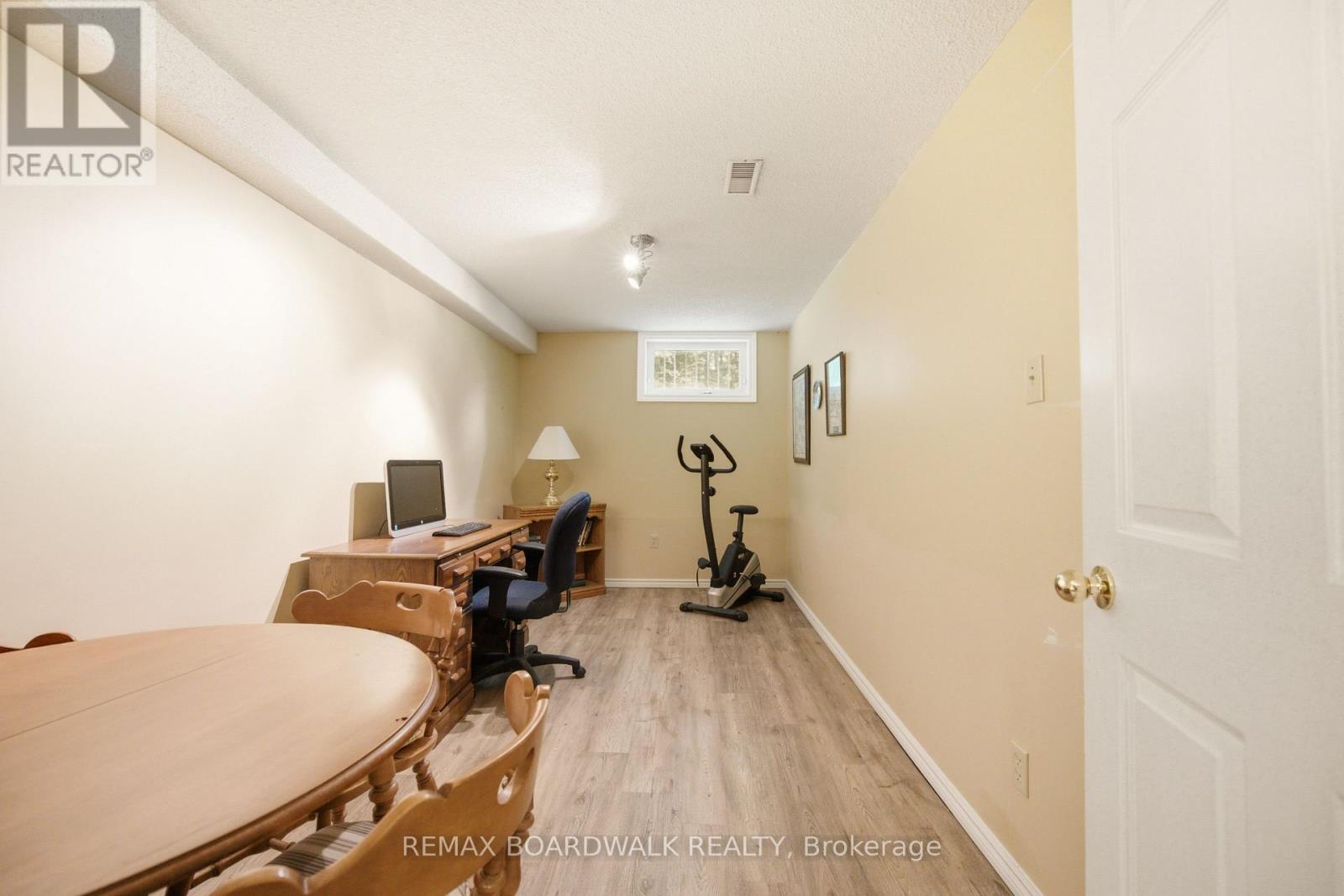 123 POOLE DRIVE - 24