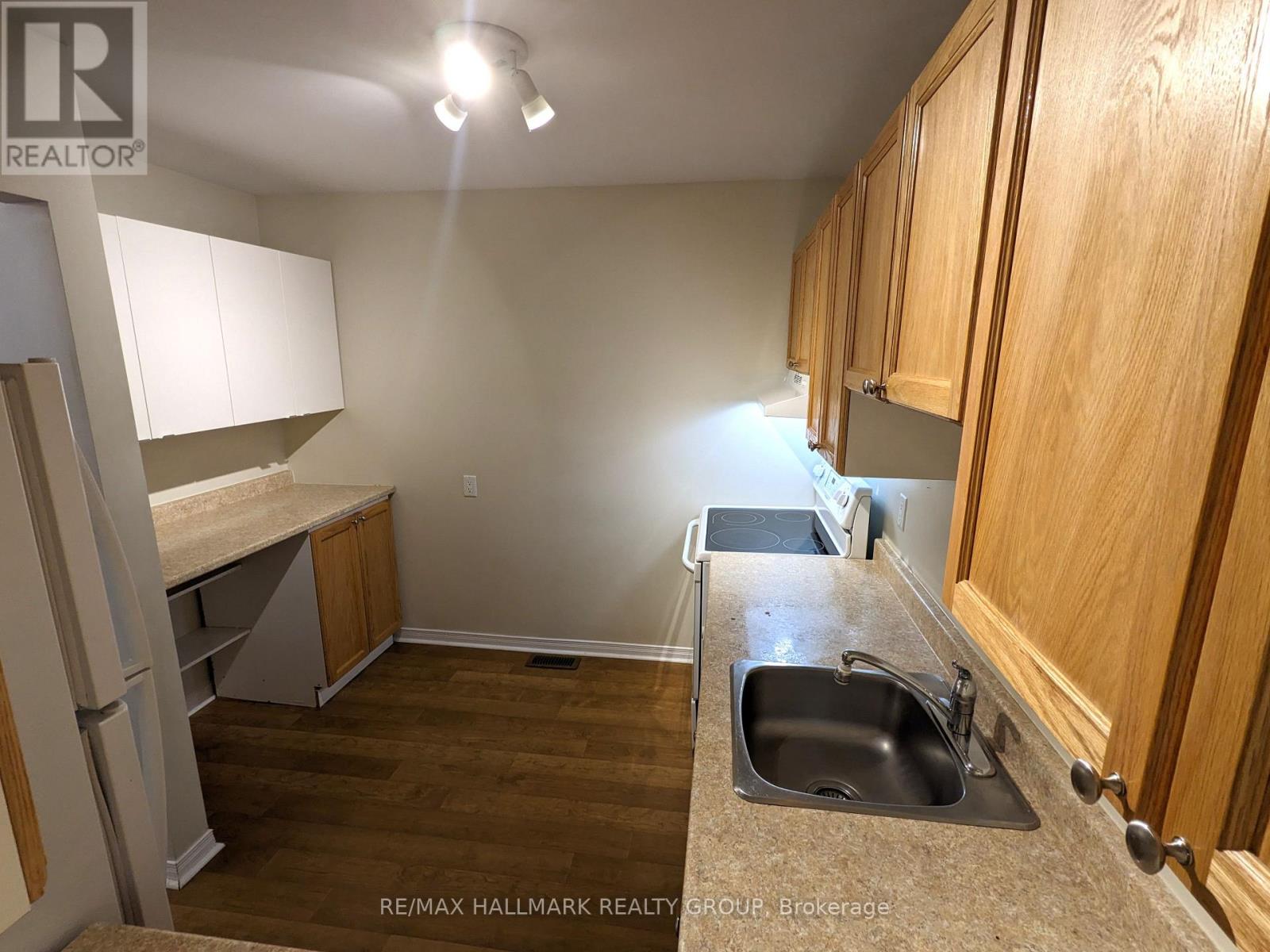 3 Bed, 2 Bath House for Rent in Ottawa – 21 – 6464 COLONY SQUARE, Ottawa – MLS# X13584516 - Image 13