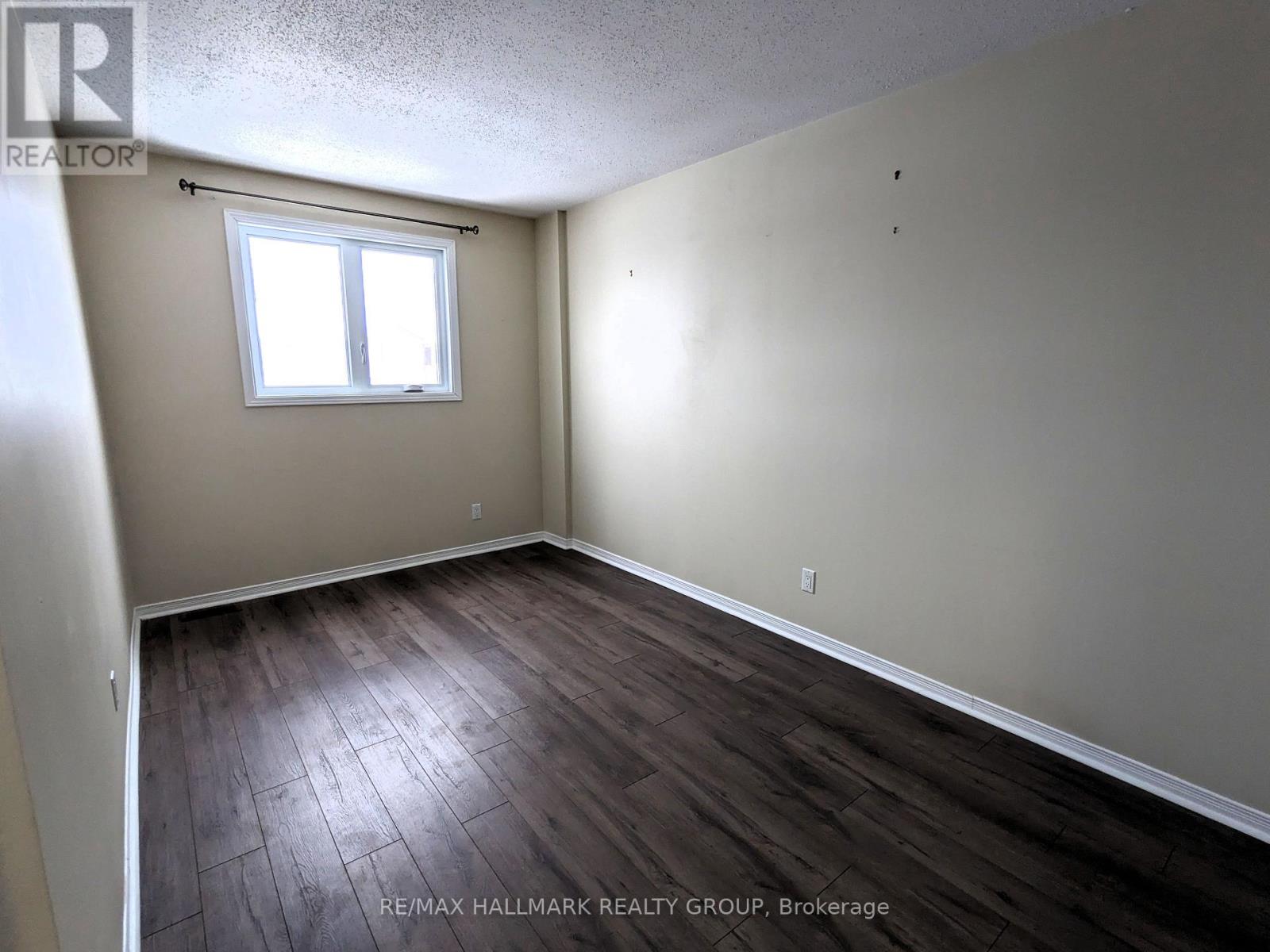 3 Bed, 2 Bath House for Rent in Ottawa – 21 – 6464 COLONY SQUARE, Ottawa – MLS# X13584516 - Image 23