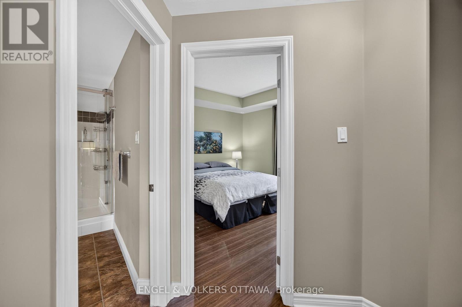 2 Bed, 1 Bath House for Sale in Ottawa – 4 – 165 WATERBRIDGE DRIVE, Ottawa – MLS# X13584530 - Image 19