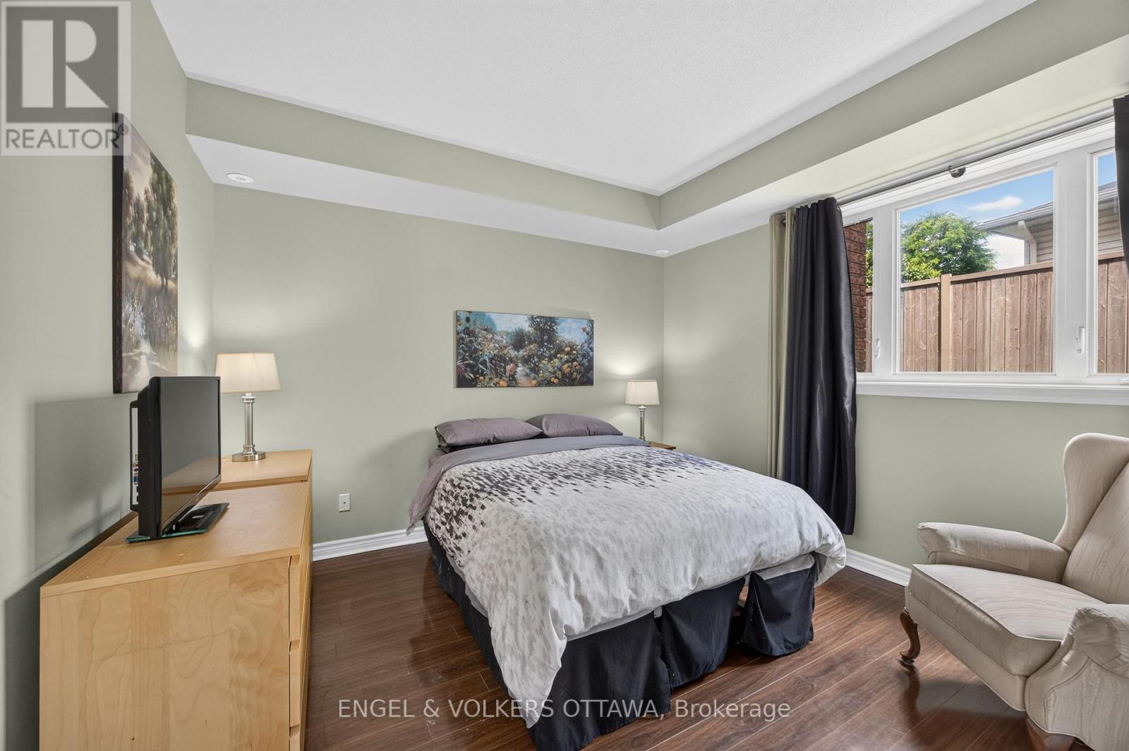 2 Bed, 1 Bath House for Sale in Ottawa – 4 – 165 WATERBRIDGE DRIVE, Ottawa – MLS# X13584530 - Image 20