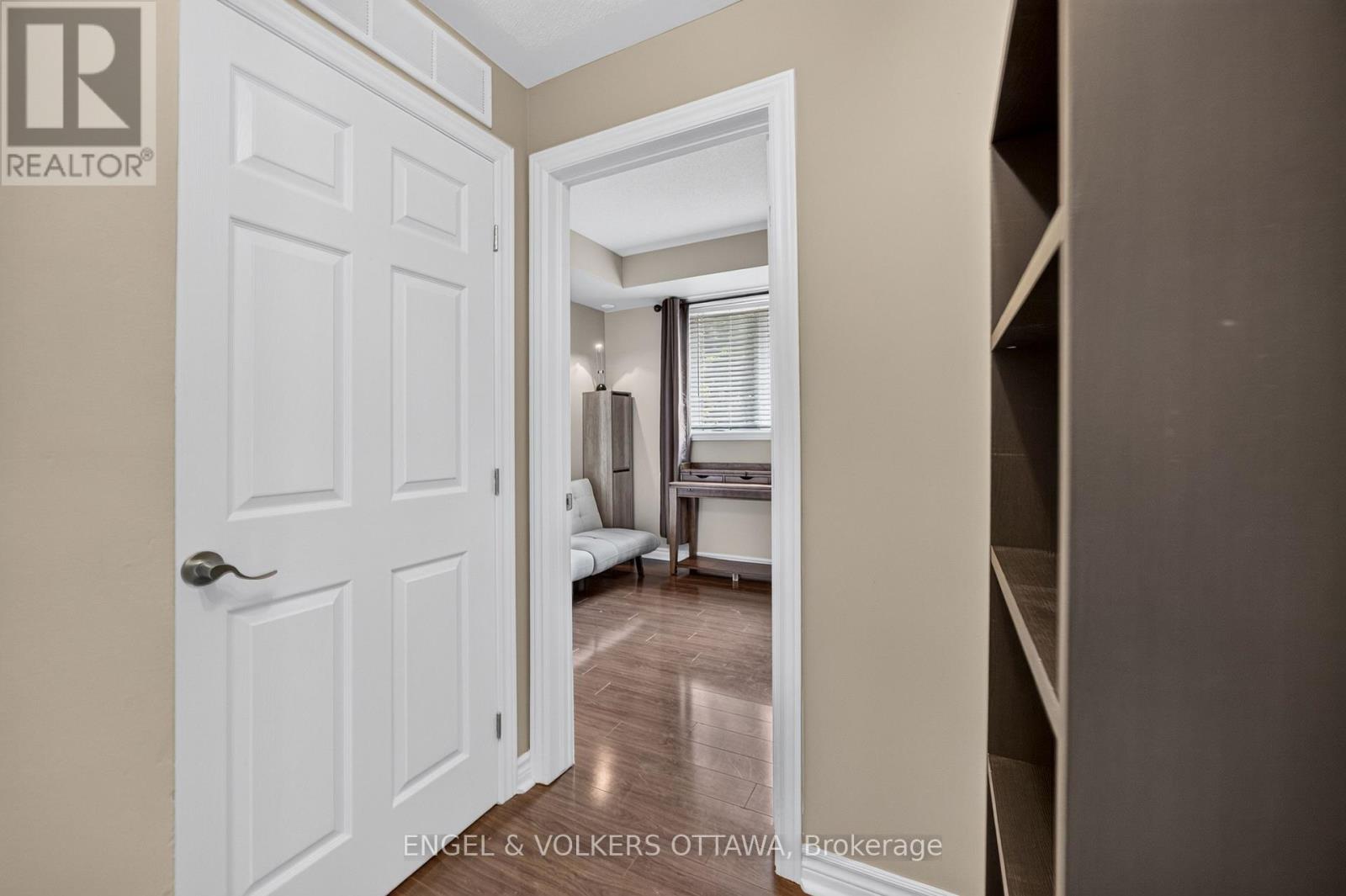 2 Bed, 1 Bath House for Sale in Ottawa – 4 – 165 WATERBRIDGE DRIVE, Ottawa – MLS# X13584530 - Image 23