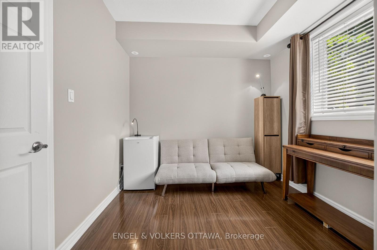 2 Bed, 1 Bath House for Sale in Ottawa – 4 – 165 WATERBRIDGE DRIVE, Ottawa – MLS# X13584530 - Image 24