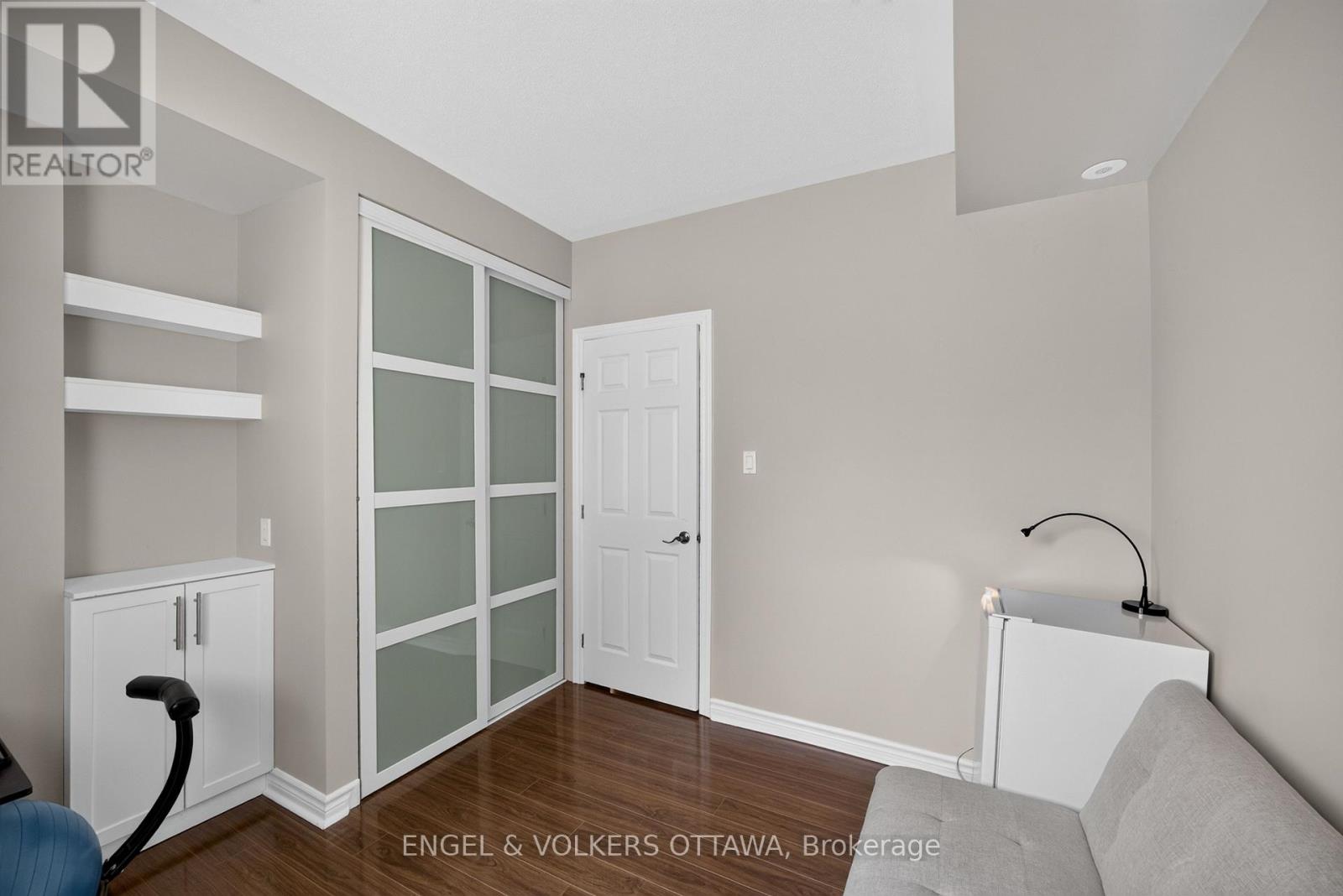 2 Bed, 1 Bath House for Sale in Ottawa – 4 – 165 WATERBRIDGE DRIVE, Ottawa – MLS# X13584530 - Image 26