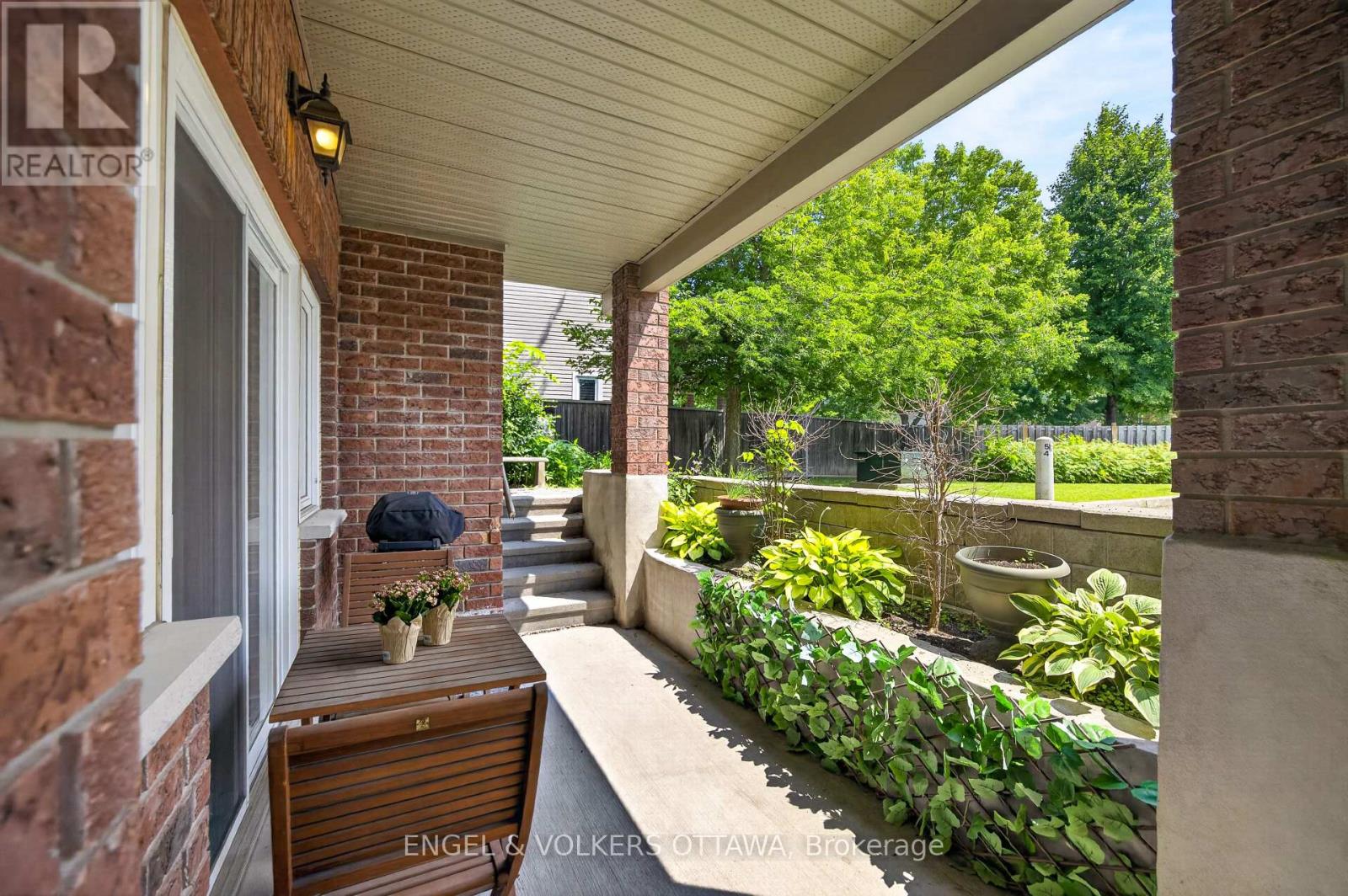 2 Bed, 1 Bath House for Sale in Ottawa – 4 – 165 WATERBRIDGE DRIVE, Ottawa – MLS# X13584530 - Image 31