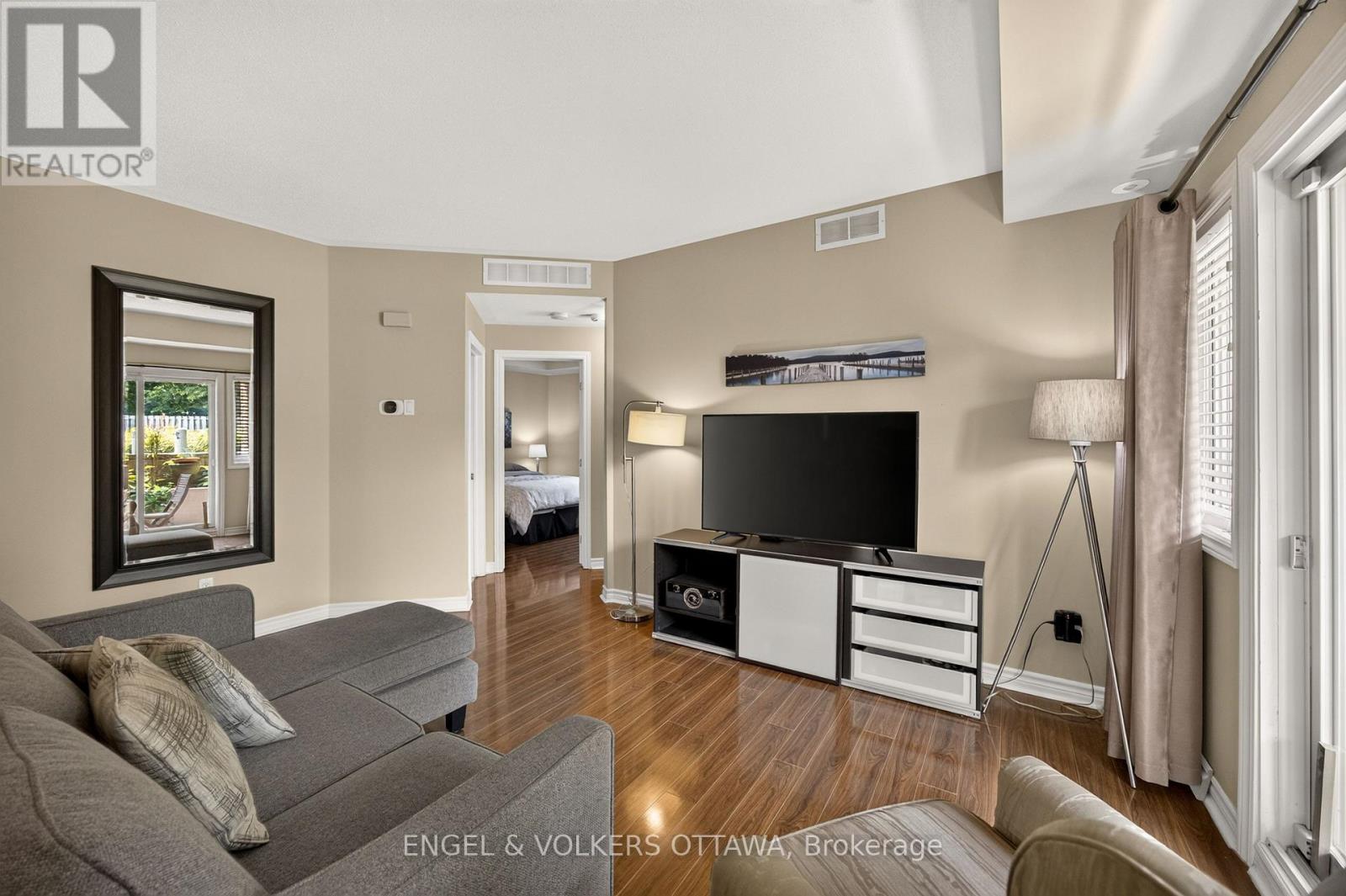 2 Bed, 1 Bath House for Sale in Ottawa – 4 – 165 WATERBRIDGE DRIVE, Ottawa – MLS# X13584530 - Image 8