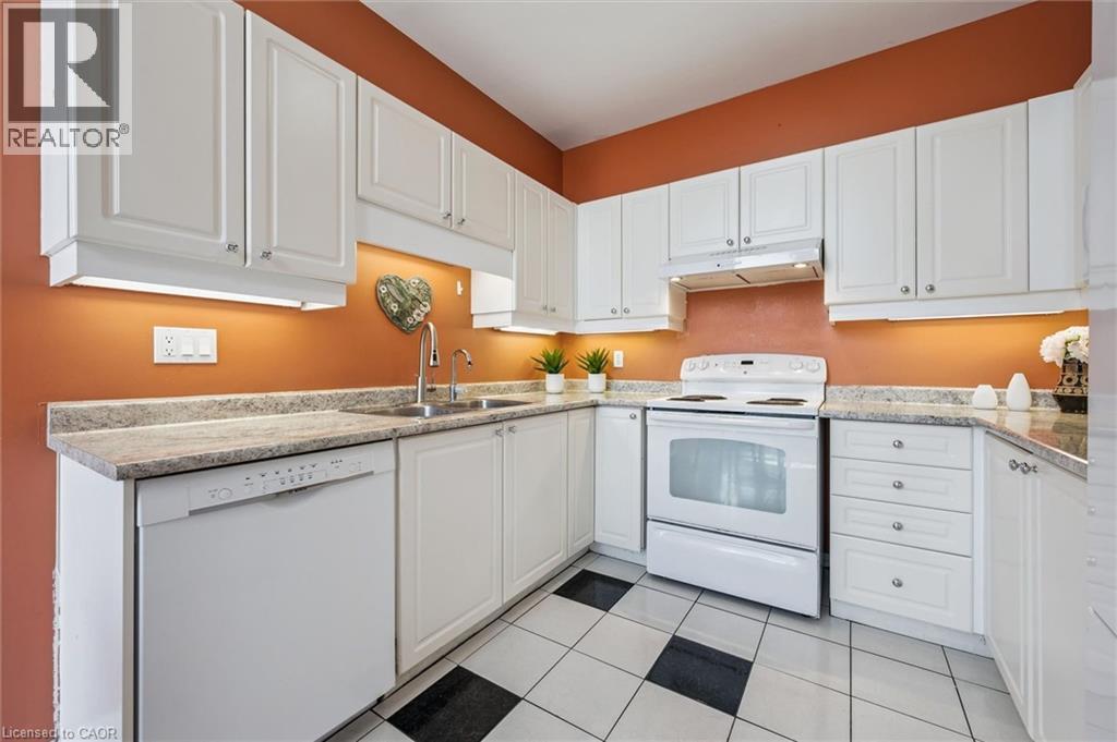 #4 465 COLUMBIA Street W - 15