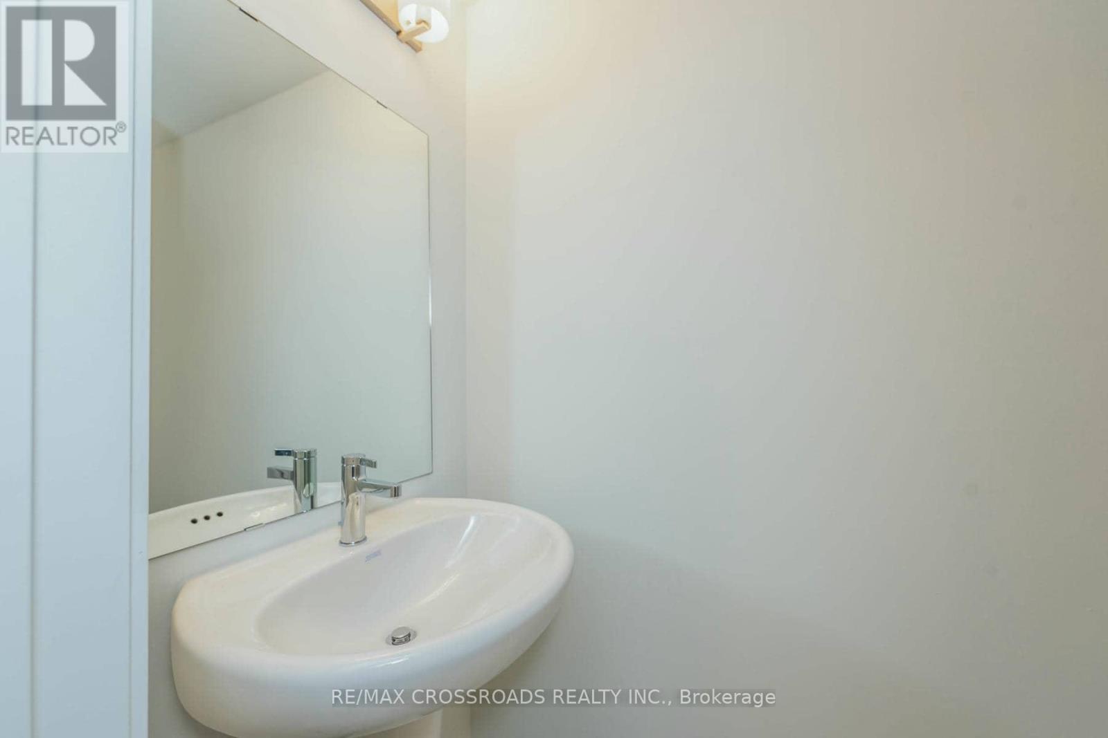 #292 140 HONEYCRISP CRESCENT - 13