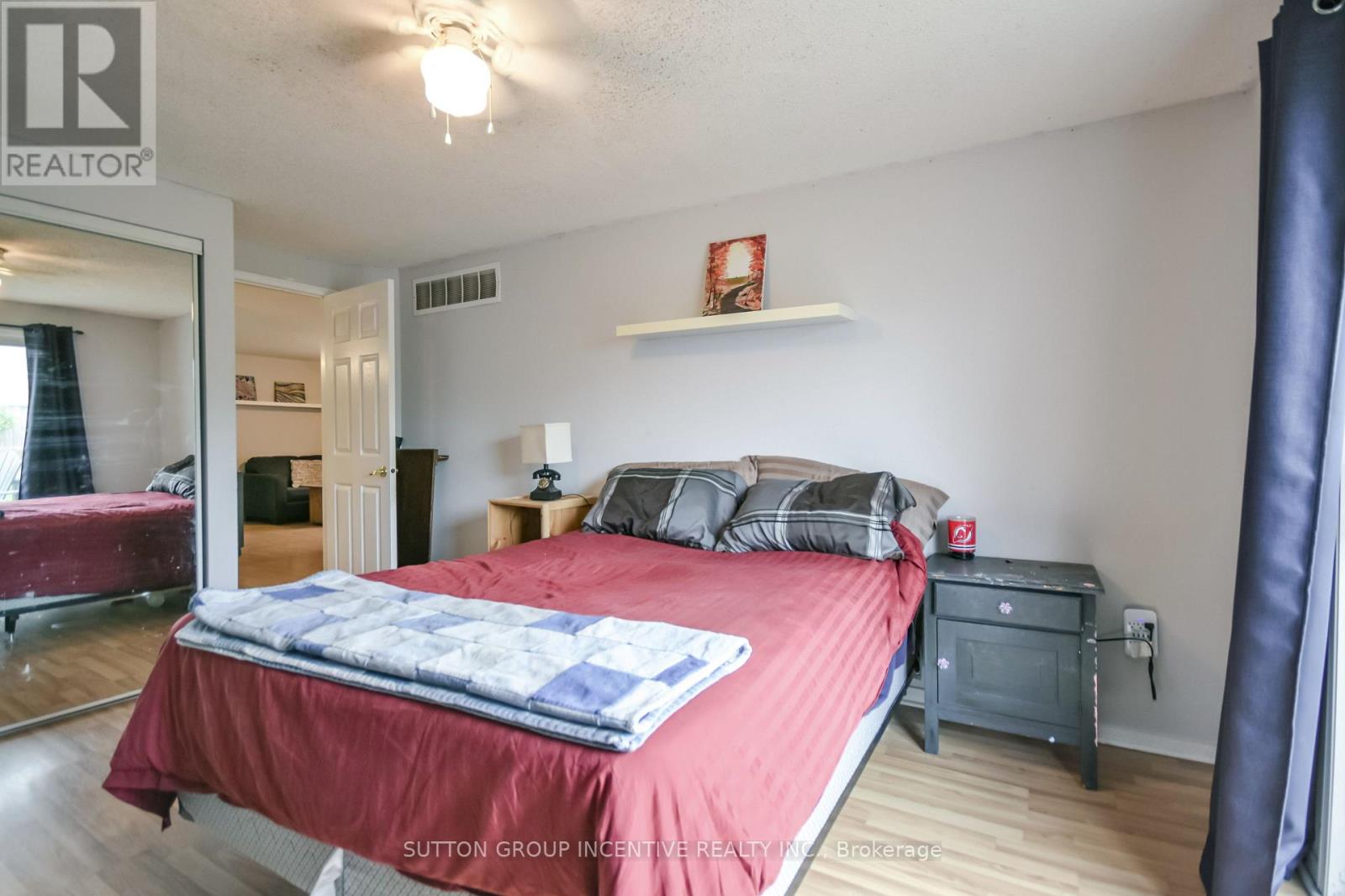 22 PEREGRINE ROAD - 12