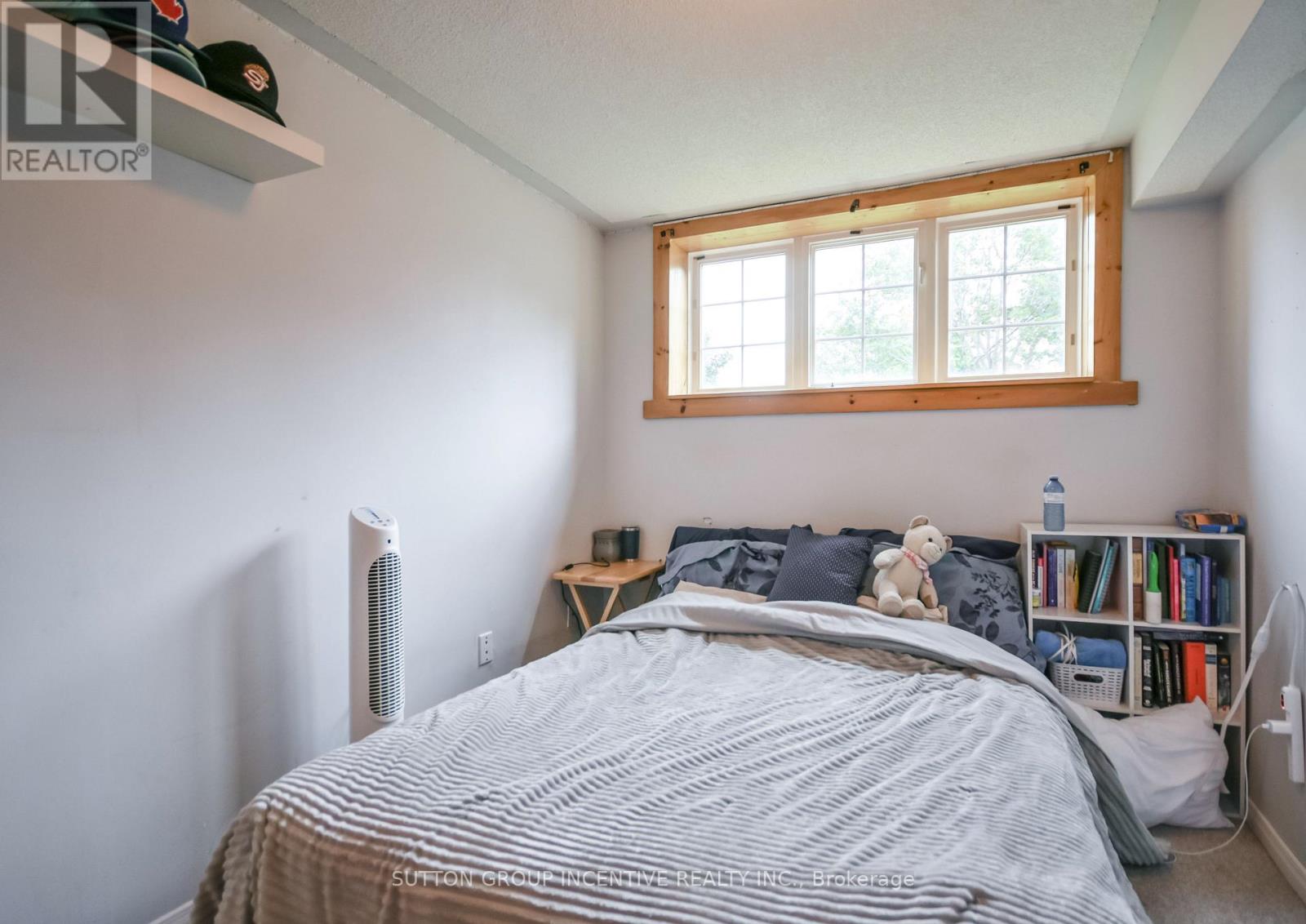 22 PEREGRINE ROAD - 21