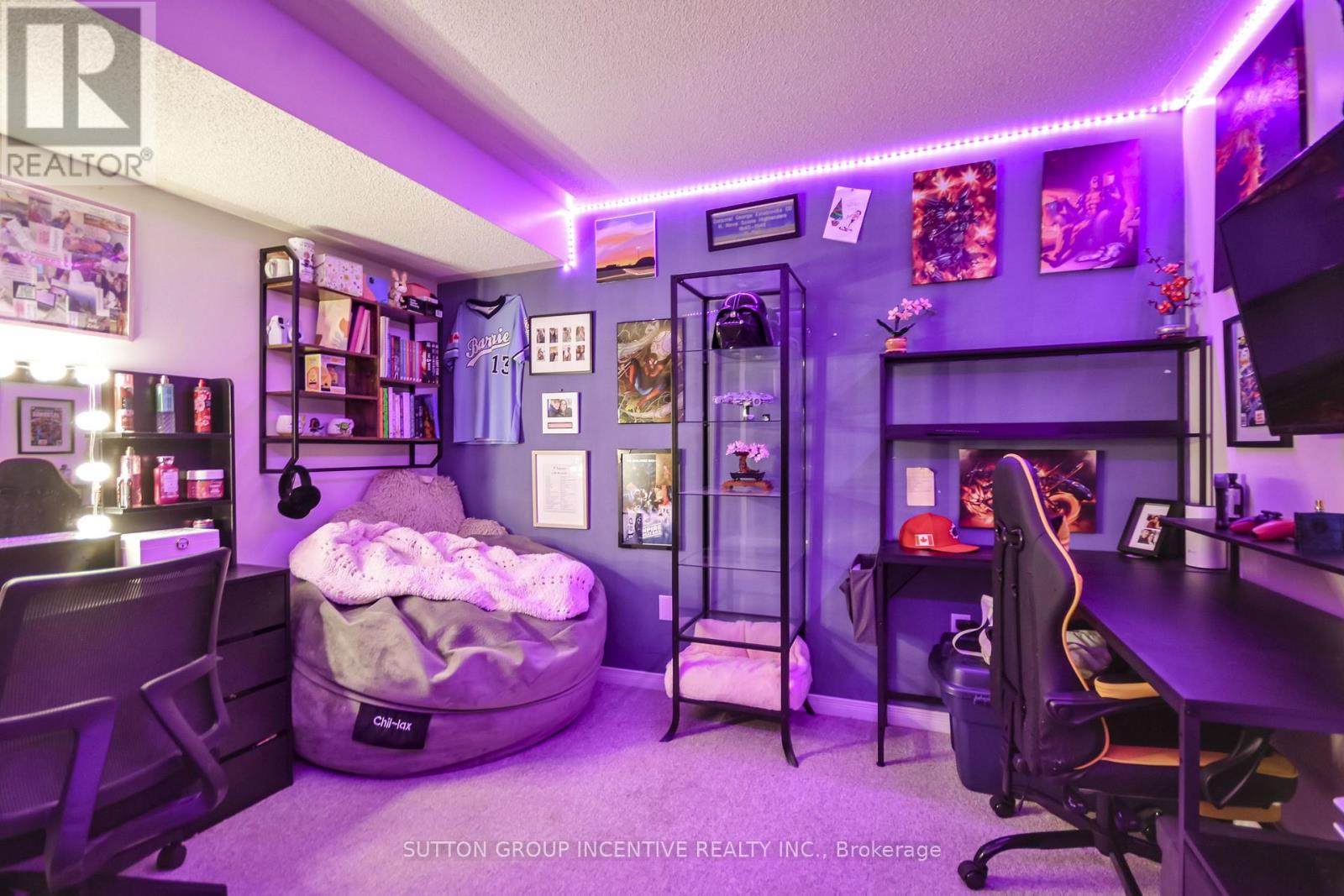 22 PEREGRINE ROAD - 22