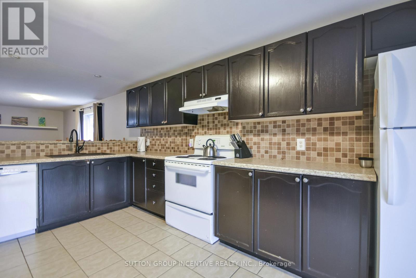 22 PEREGRINE ROAD - 9