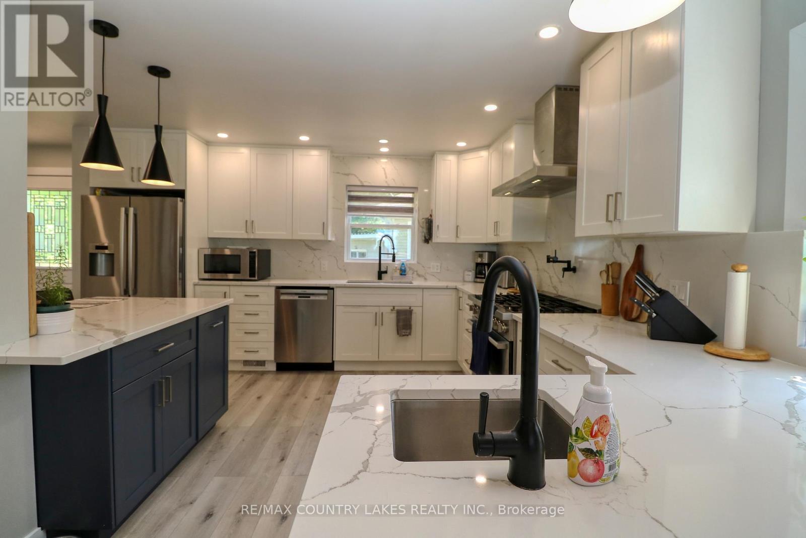 104 THE STEPS ROAD - Image 12