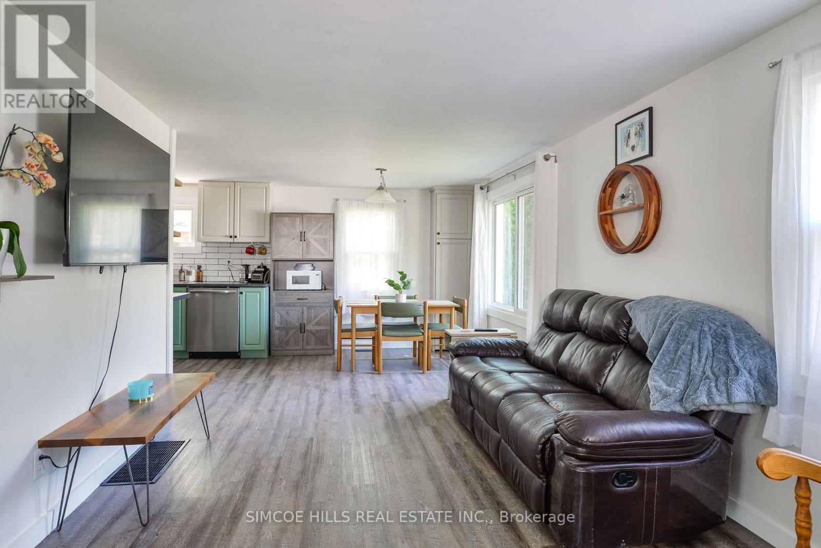 3433 BEACHVIEW AVENUE - 3