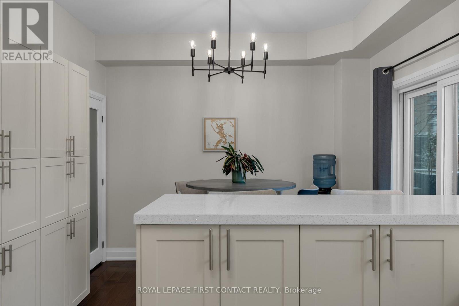 #21 376 BLAKE STREET - 14