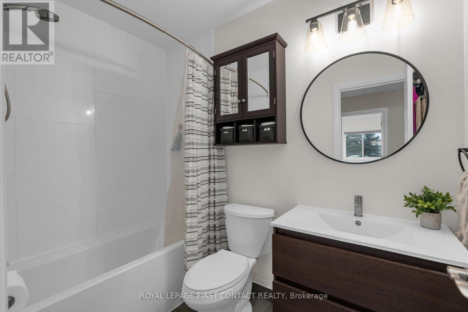 #21 376 BLAKE STREET - 19