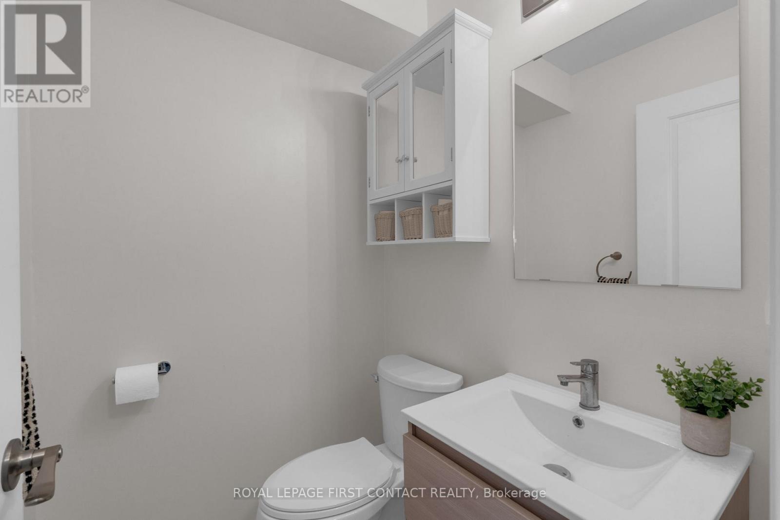 #21 376 BLAKE STREET - 22