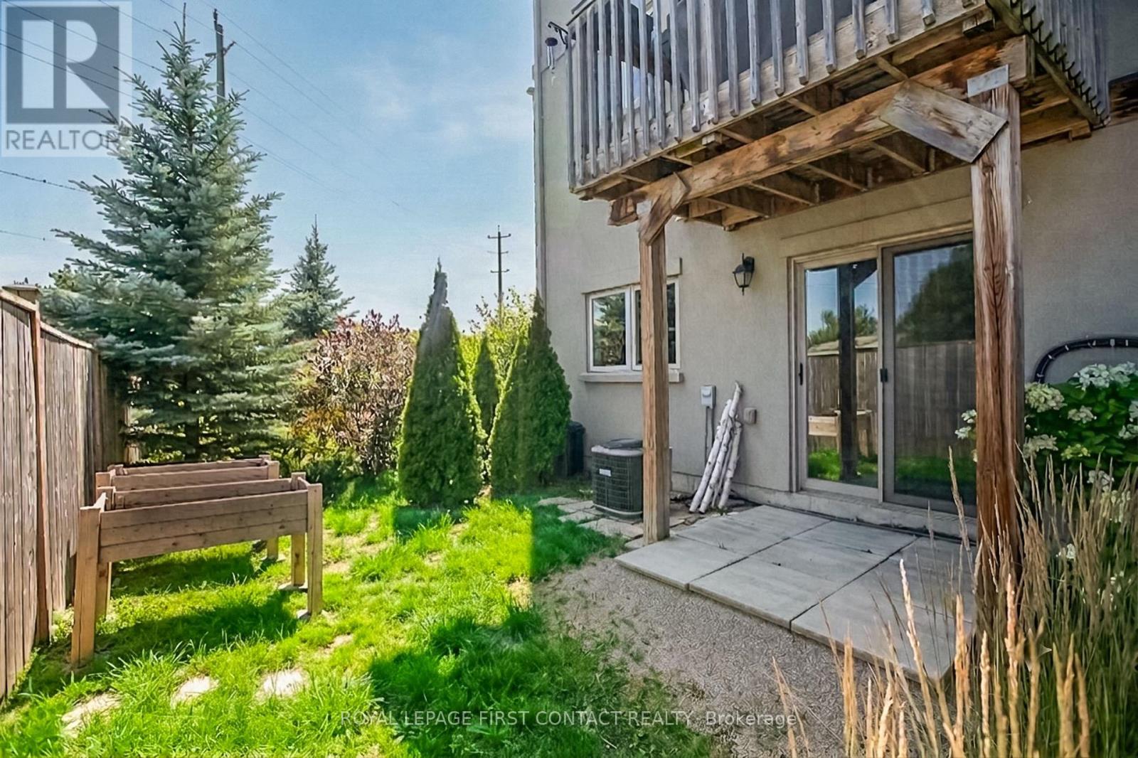 #21 376 BLAKE STREET - 25