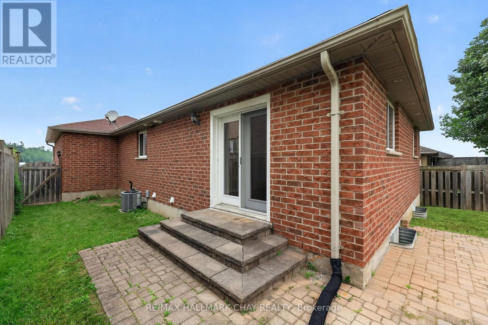 39 HANMER STREET E - 20
