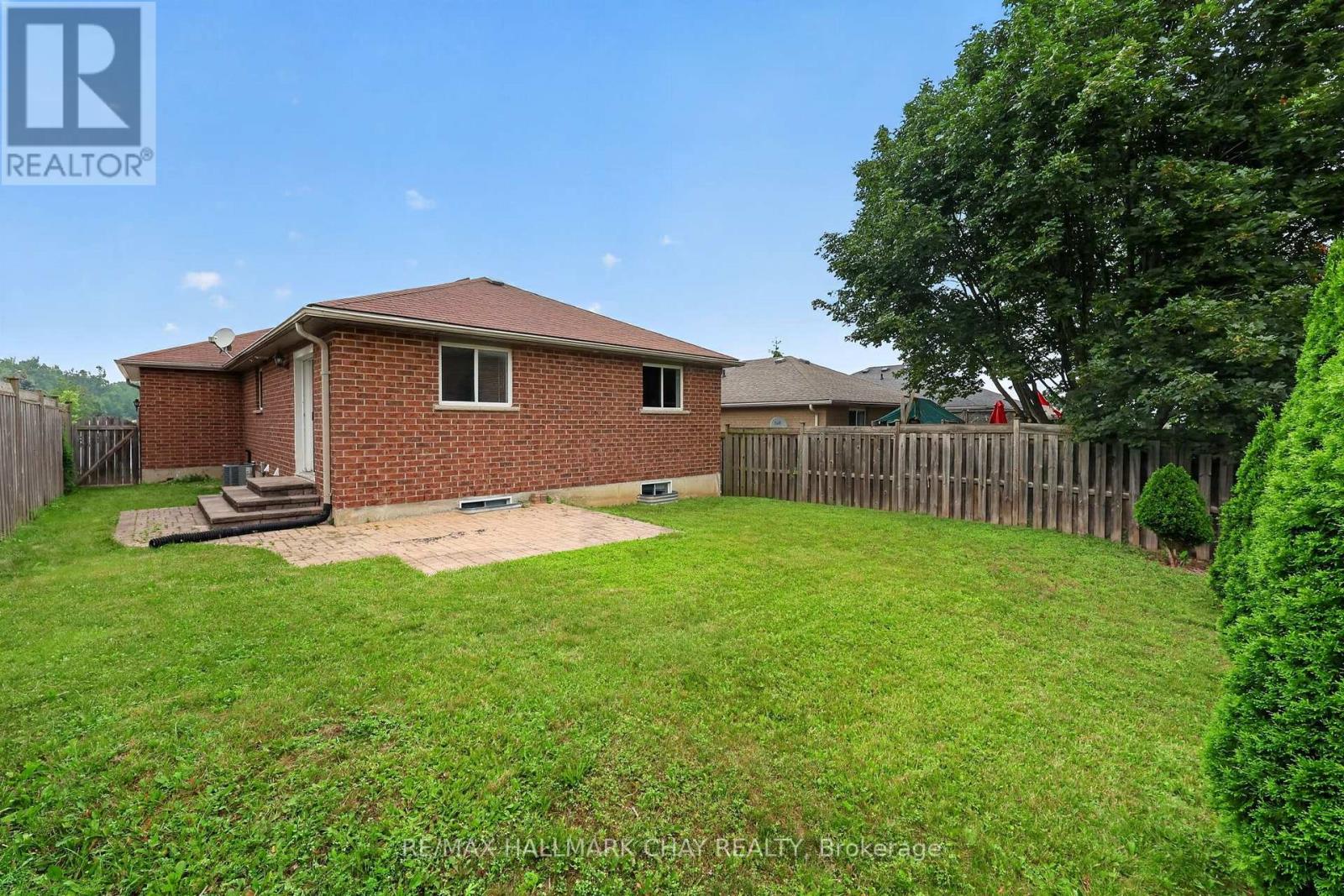 39 HANMER STREET E - 22