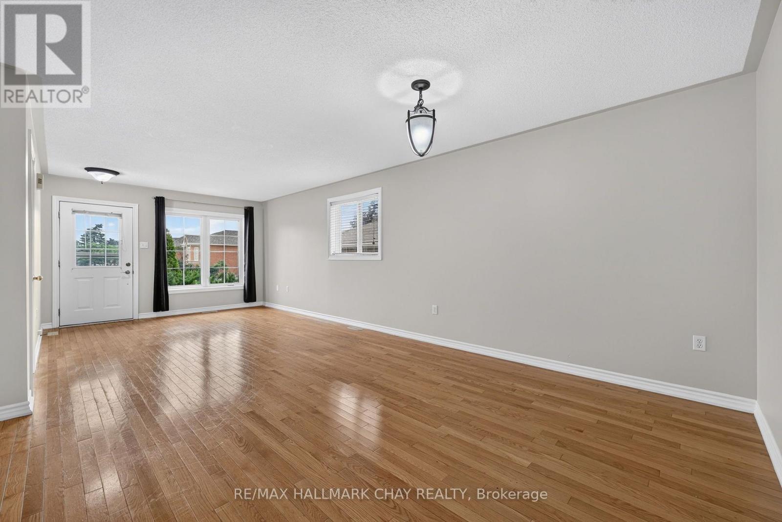 39 HANMER STREET E - 5