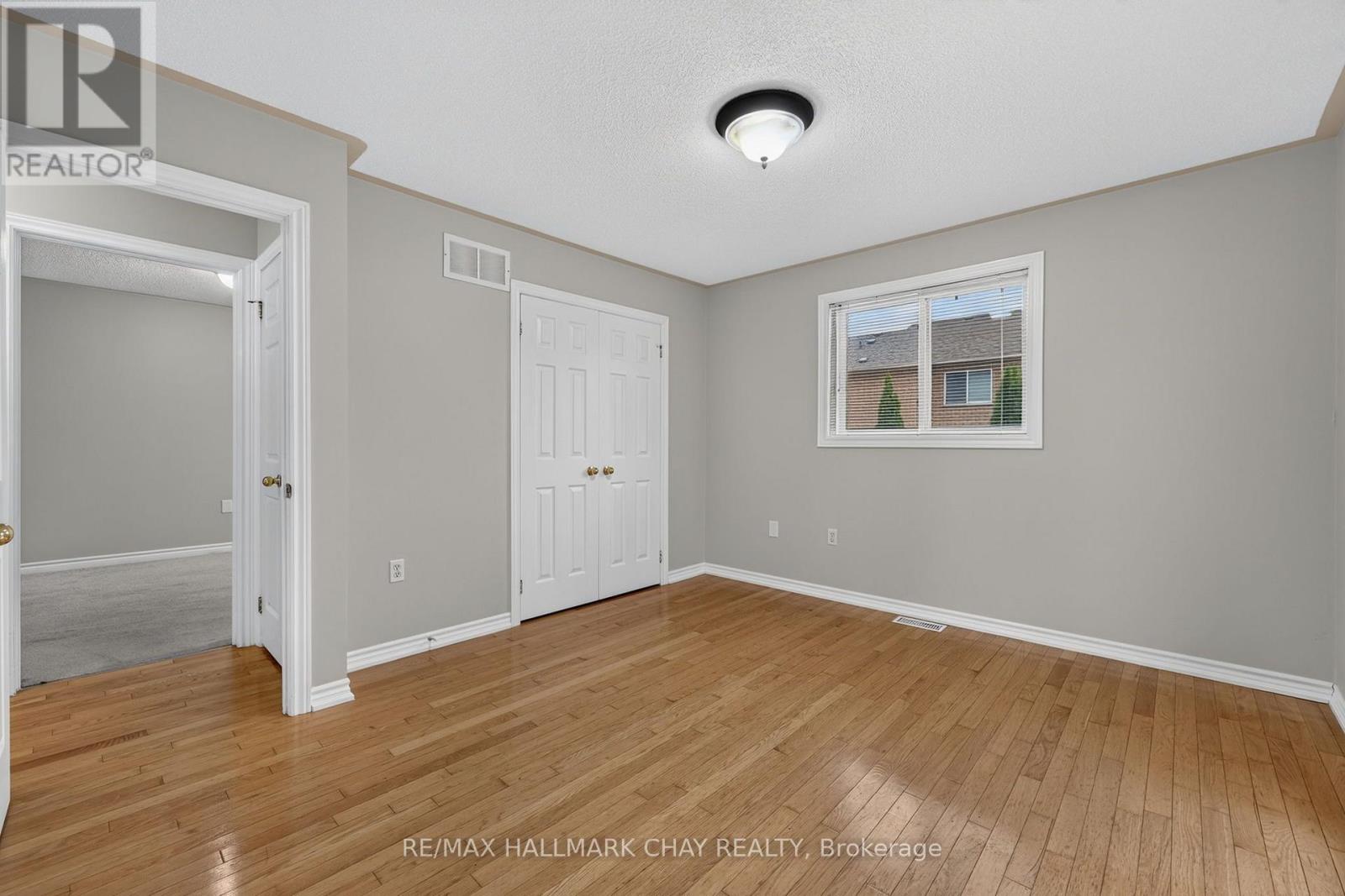 39 HANMER STREET E - 8
