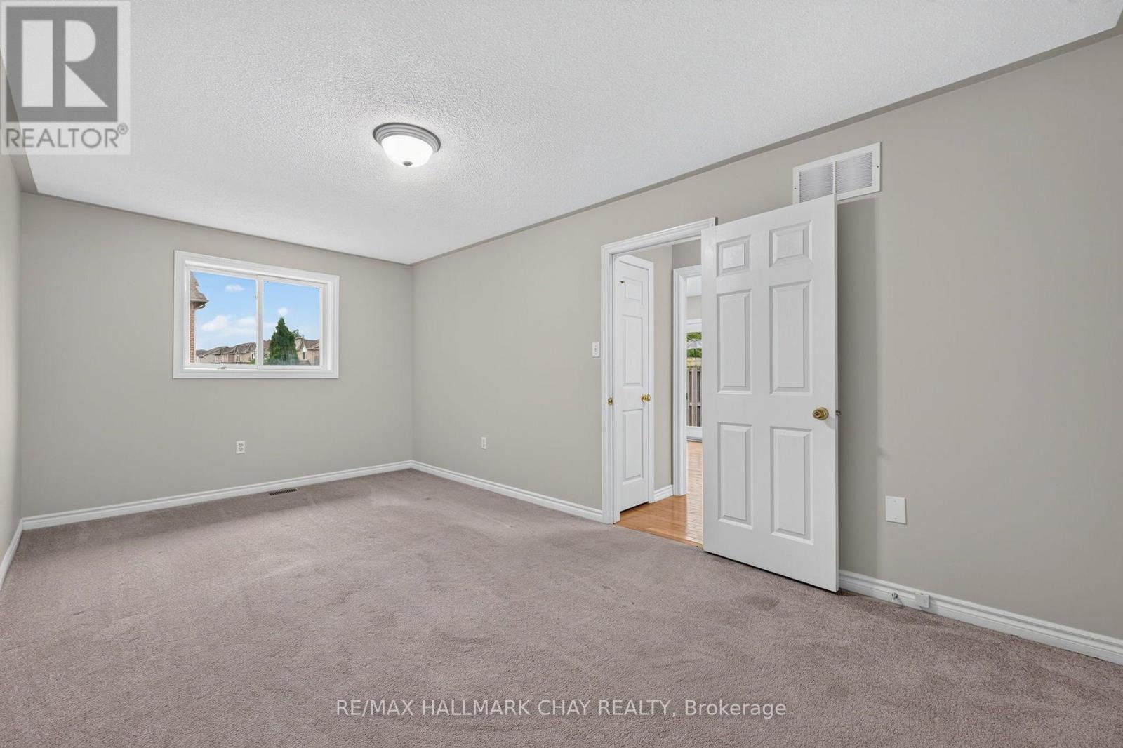 39 HANMER STREET E - 9