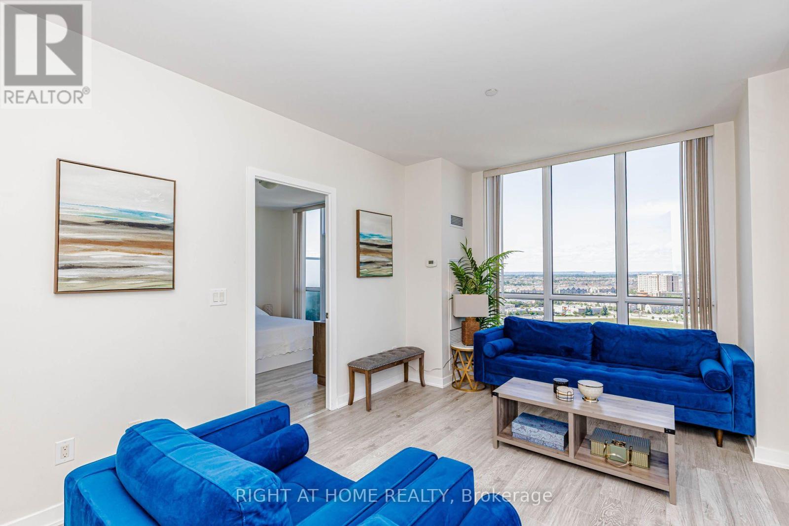 #PH03 4633 GLEN ERIN DRIVE W - 20