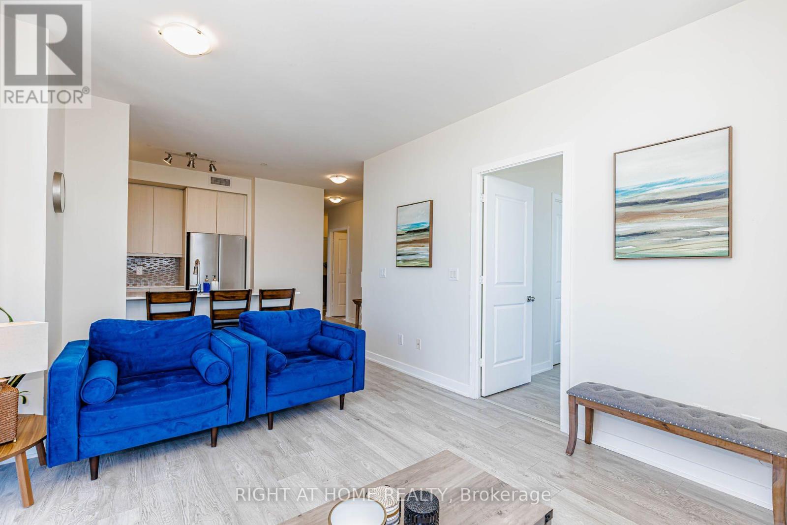 #PH03 4633 GLEN ERIN DRIVE W - 21