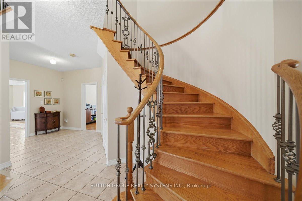 1382 AVON DRIVE - 15
