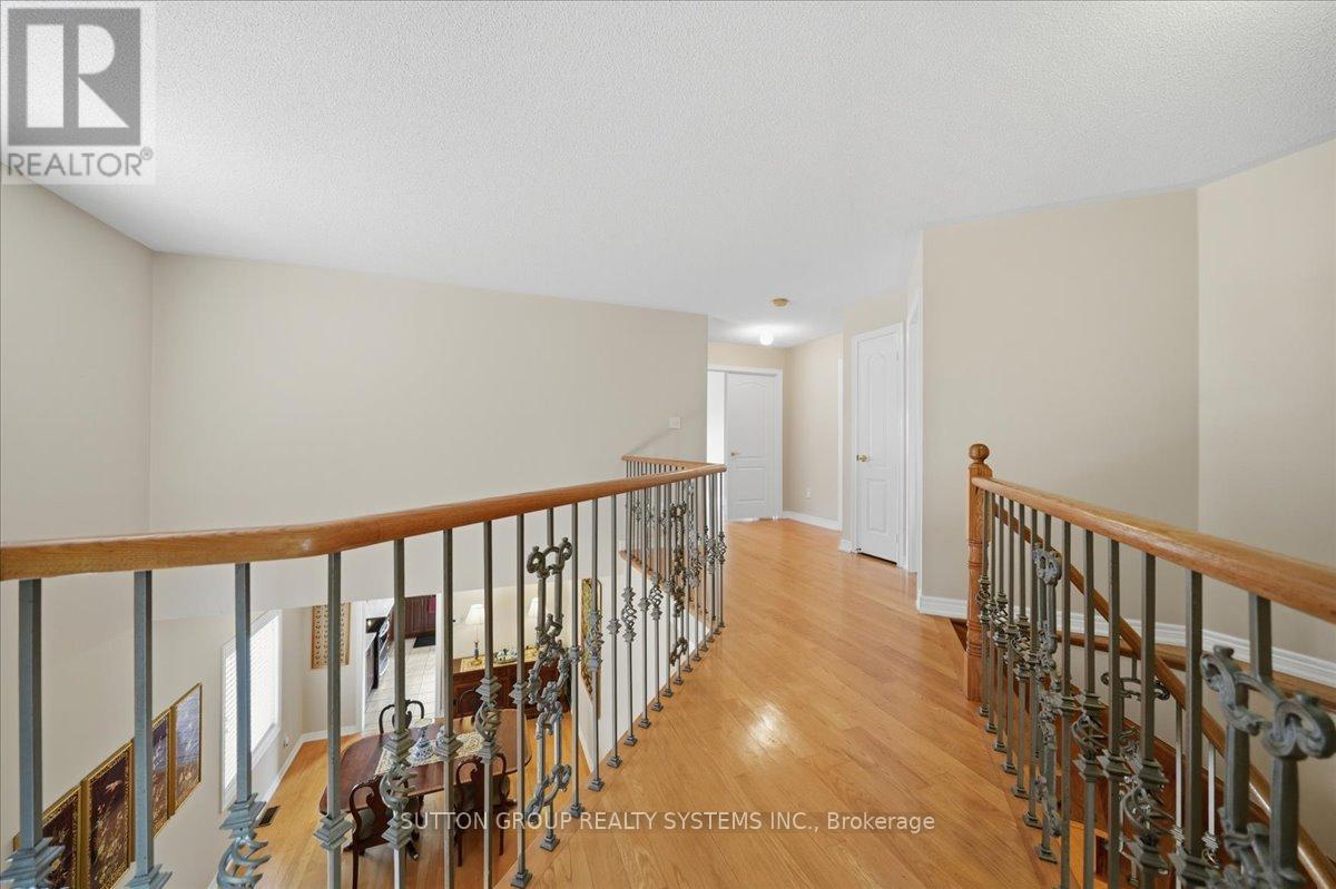 1382 AVON DRIVE - 17