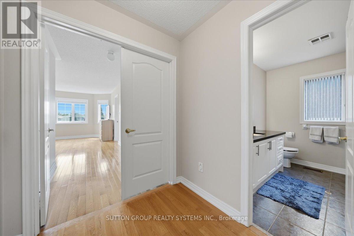 1382 AVON DRIVE - 18