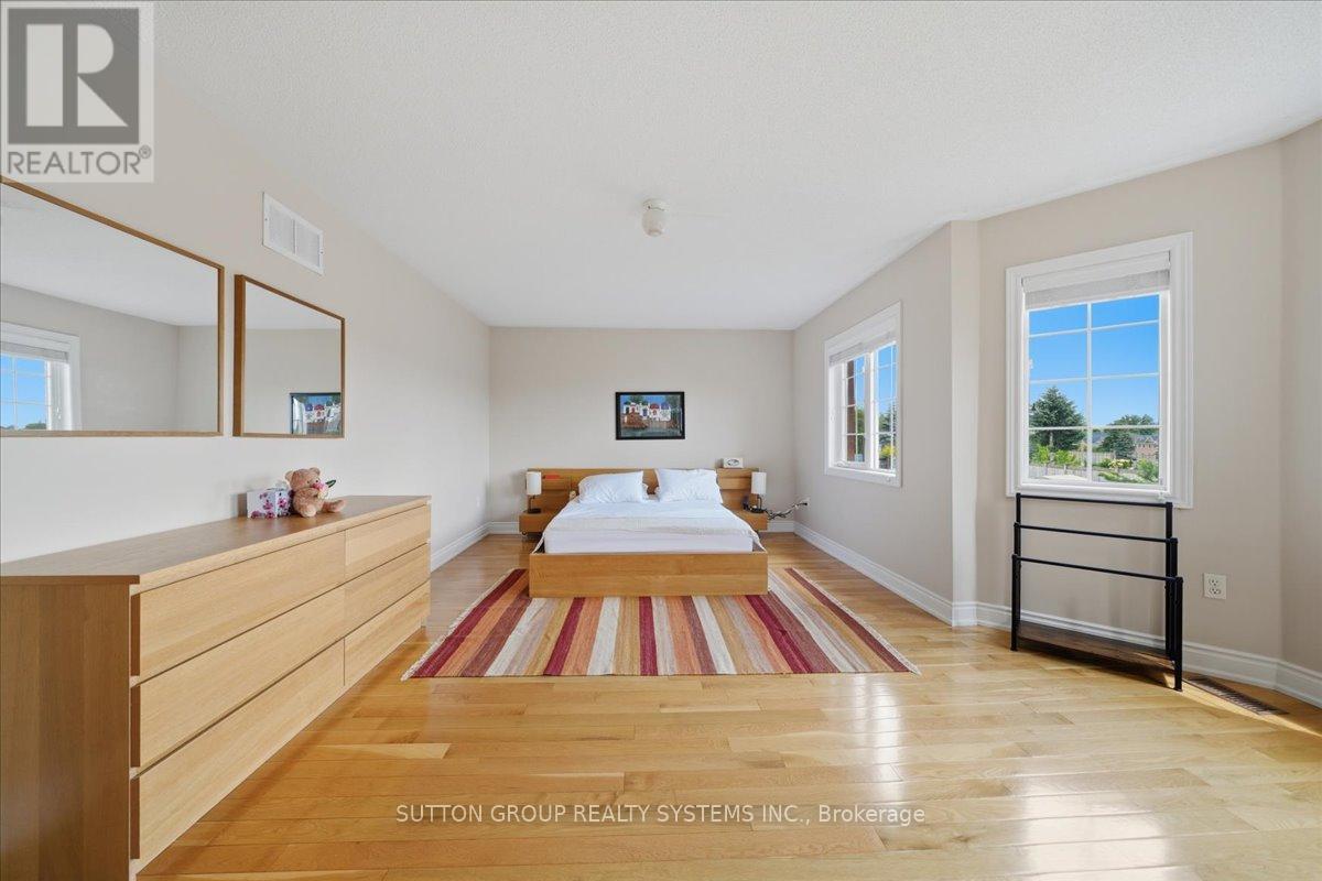 1382 AVON DRIVE - 19