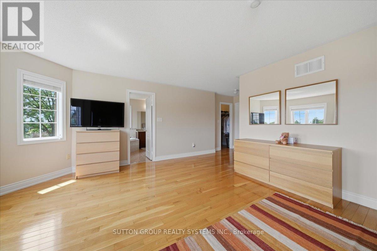 1382 AVON DRIVE - 21