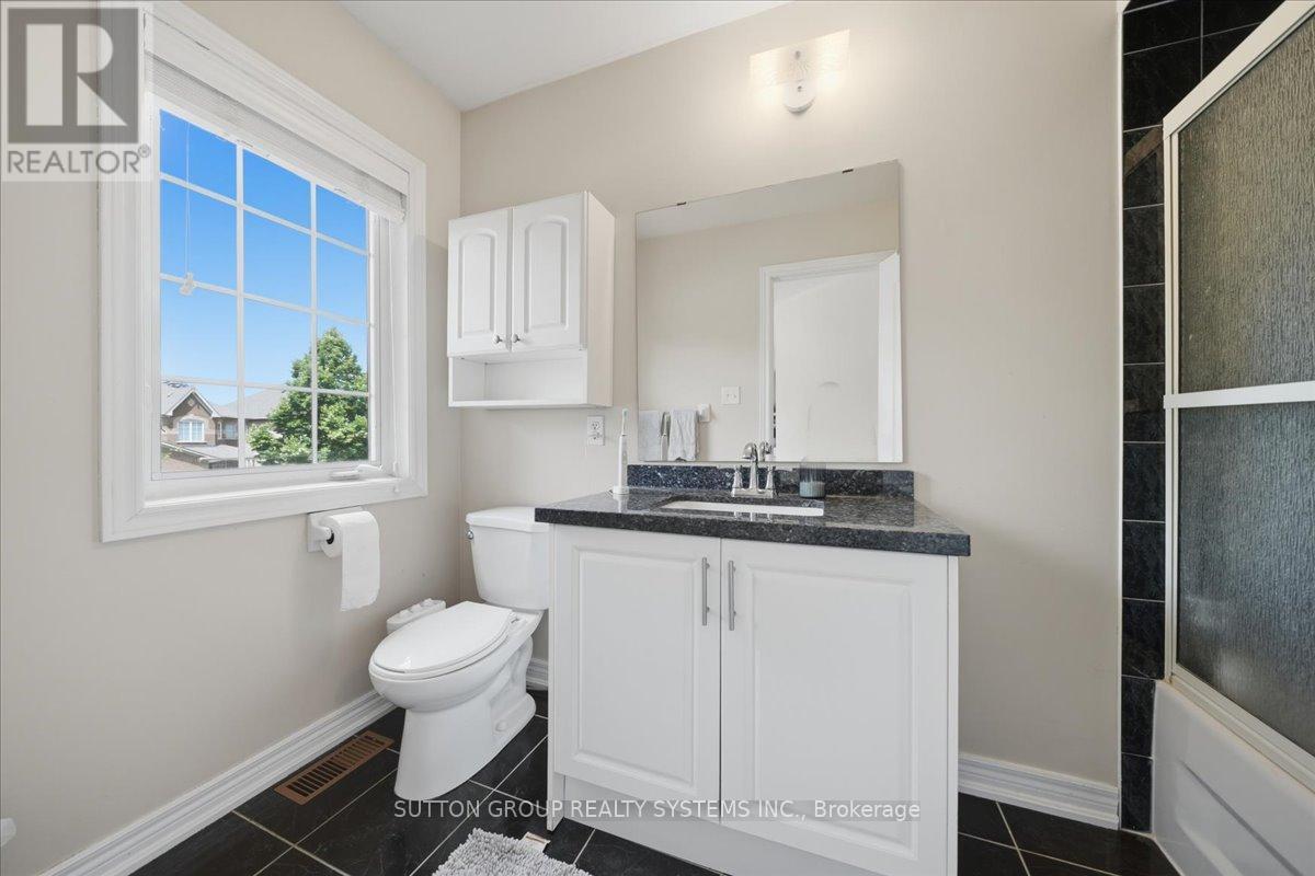 1382 AVON DRIVE - 29