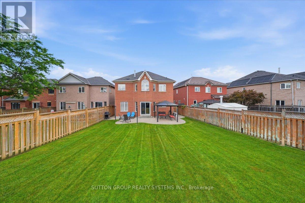 1382 AVON DRIVE - 40