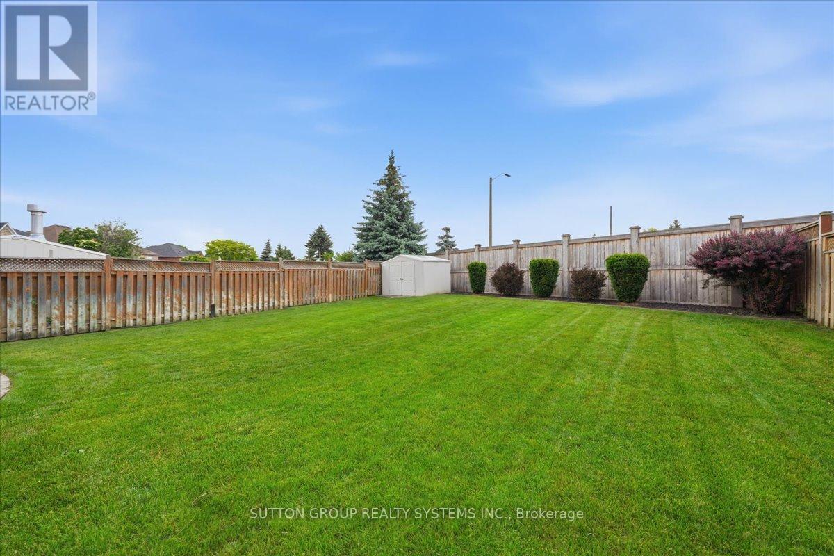1382 AVON DRIVE - 42