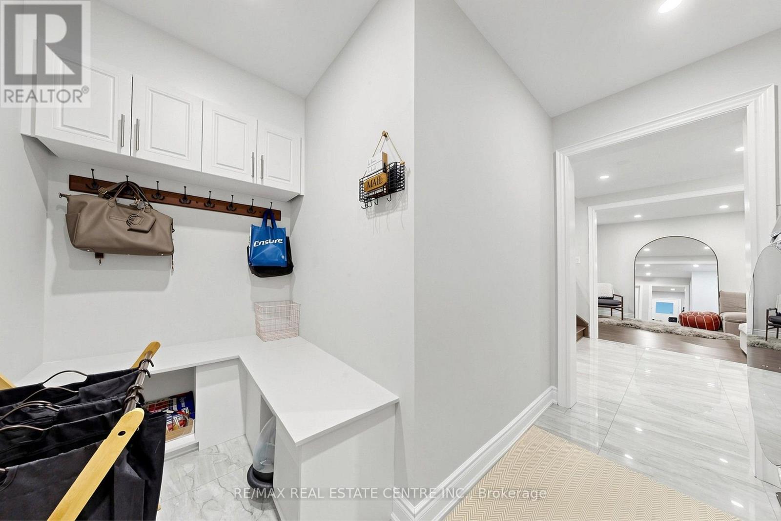 33 BLACKMERE CIRCLE - 15