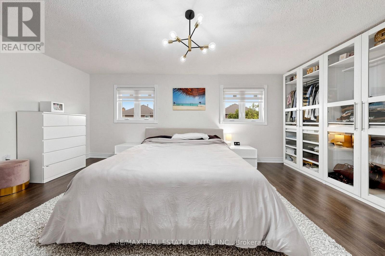33 BLACKMERE CIRCLE - 21