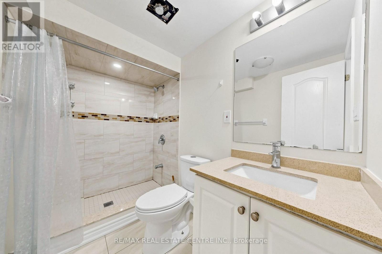33 BLACKMERE CIRCLE - 42