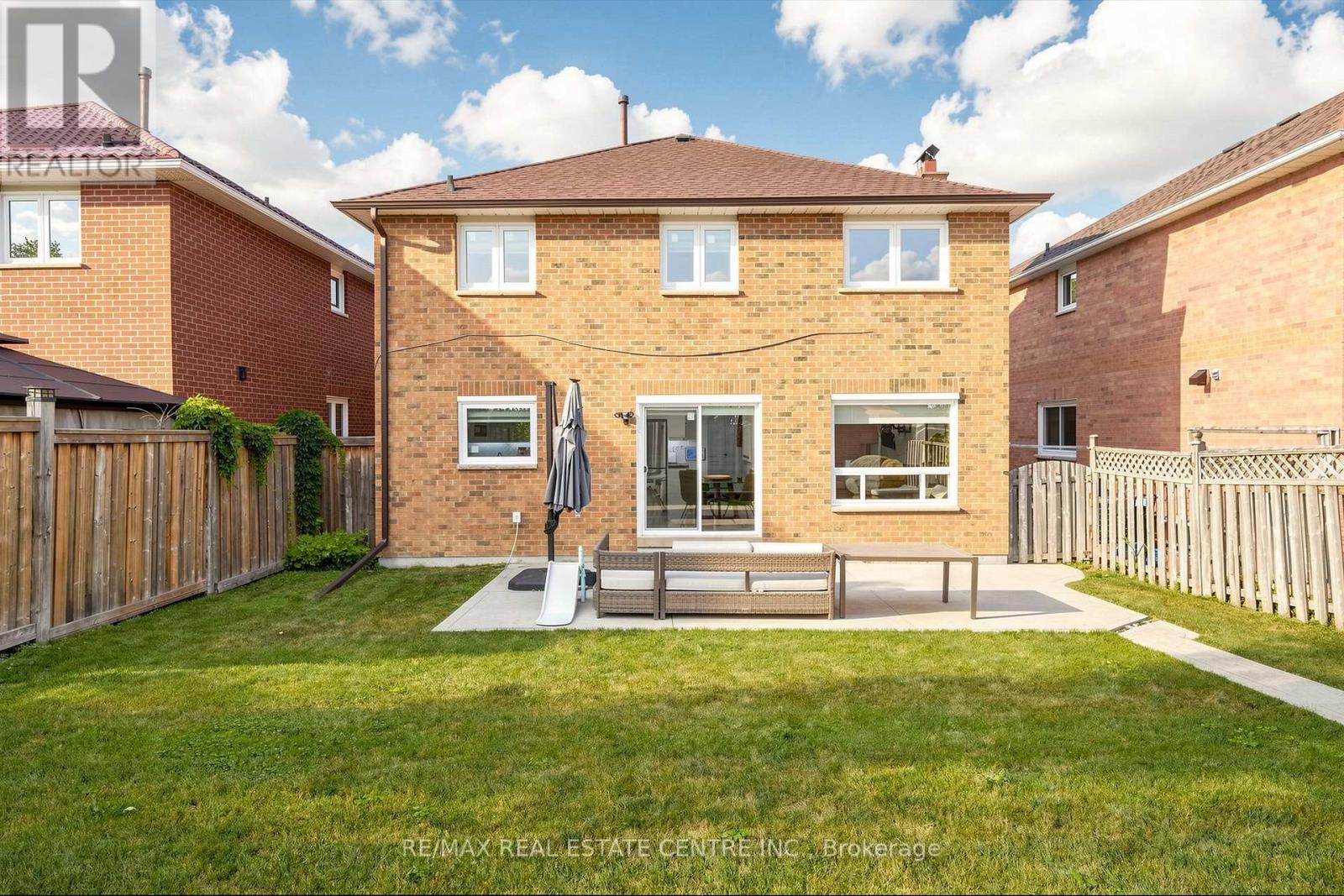 33 BLACKMERE CIRCLE - 47