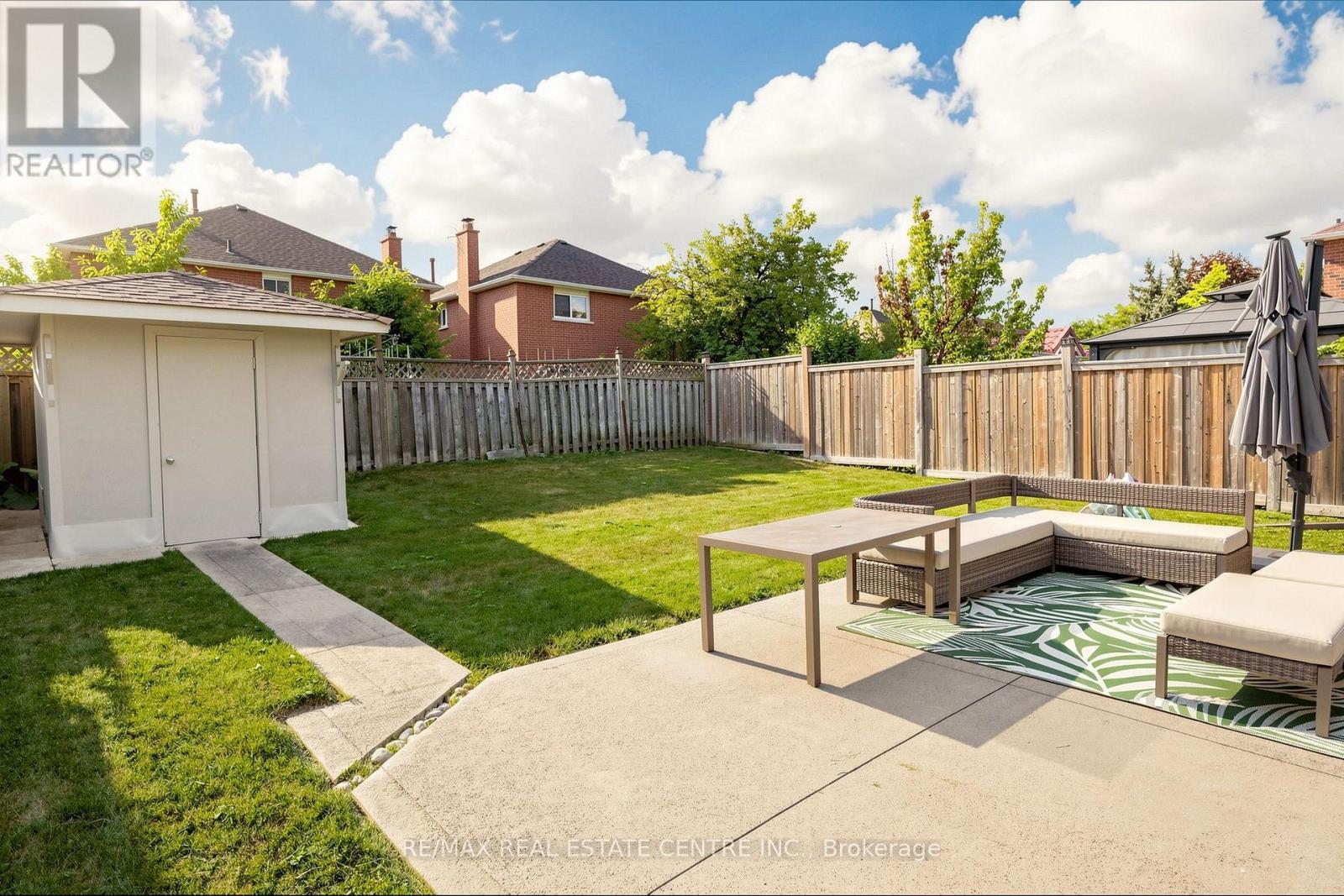 33 BLACKMERE CIRCLE - 48