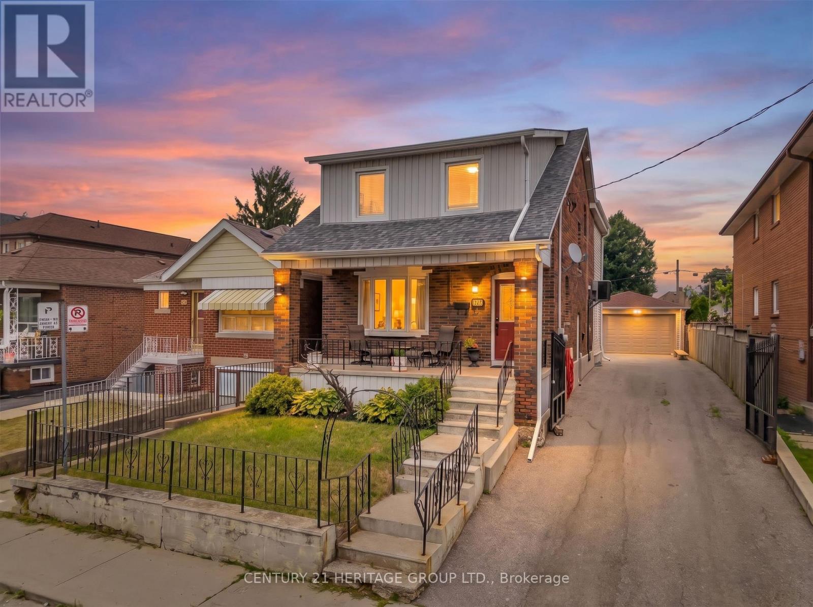 33 SANDERSTEAD AVENUE - 1