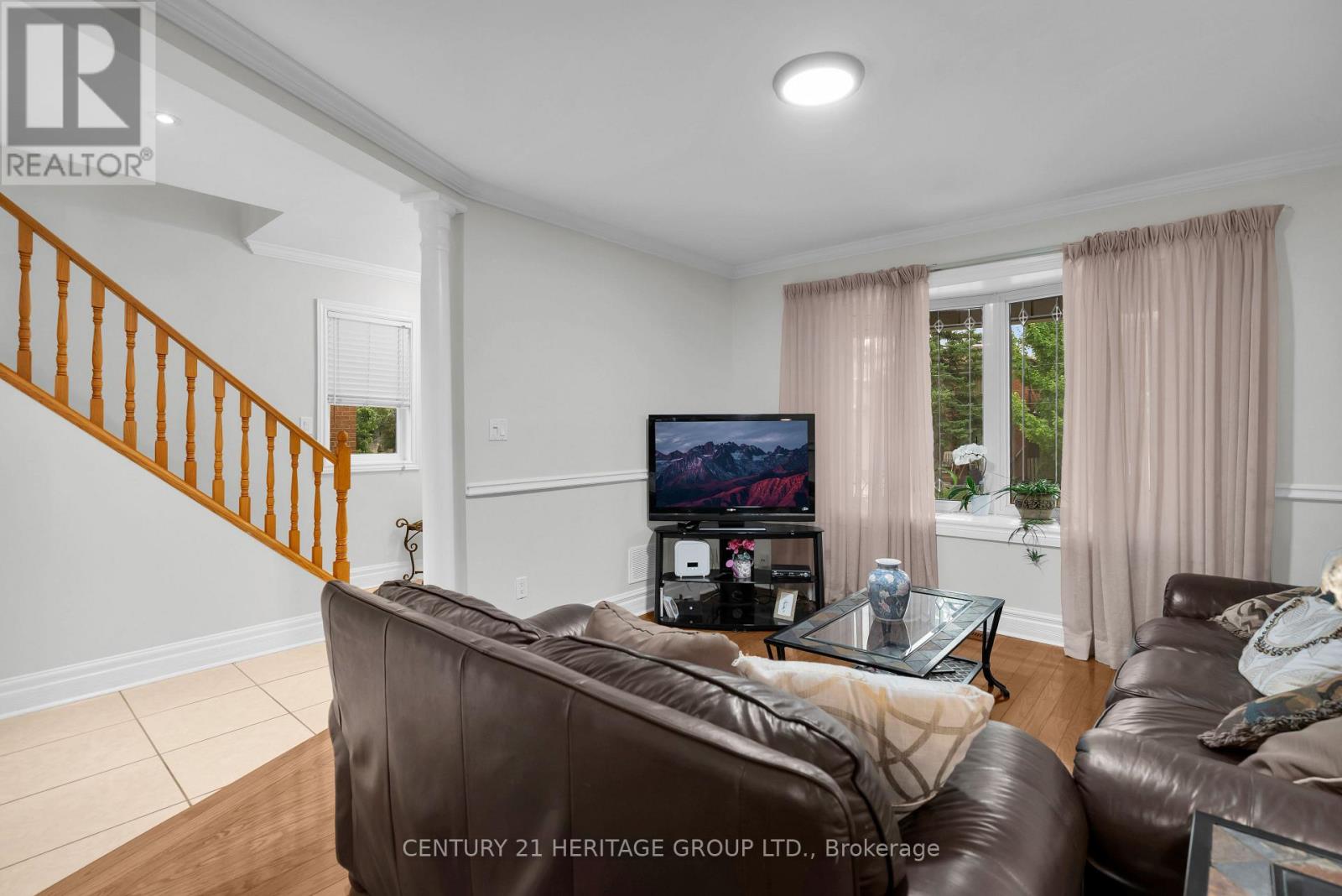 33 SANDERSTEAD AVENUE - 10