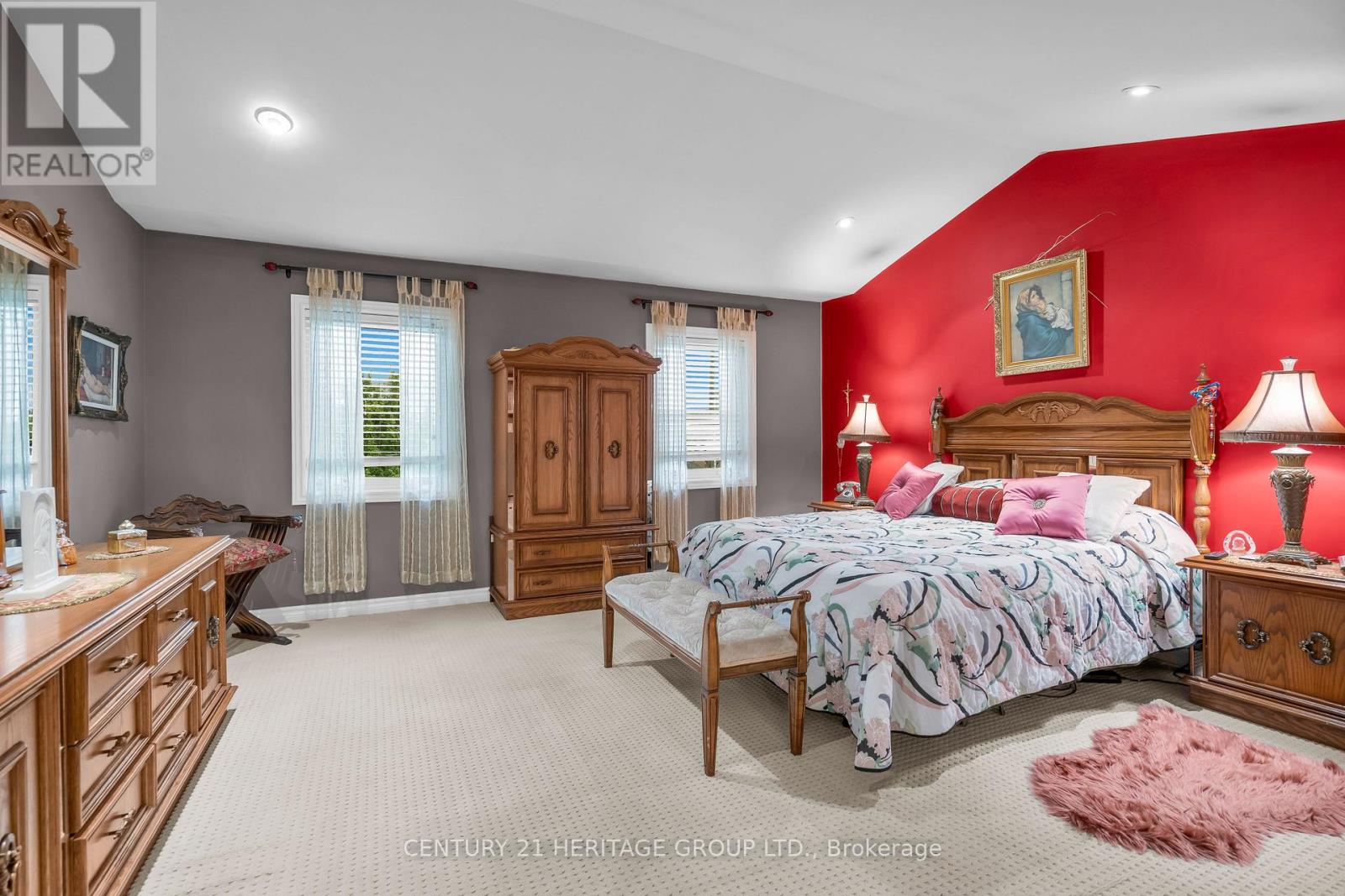 33 SANDERSTEAD AVENUE - 18